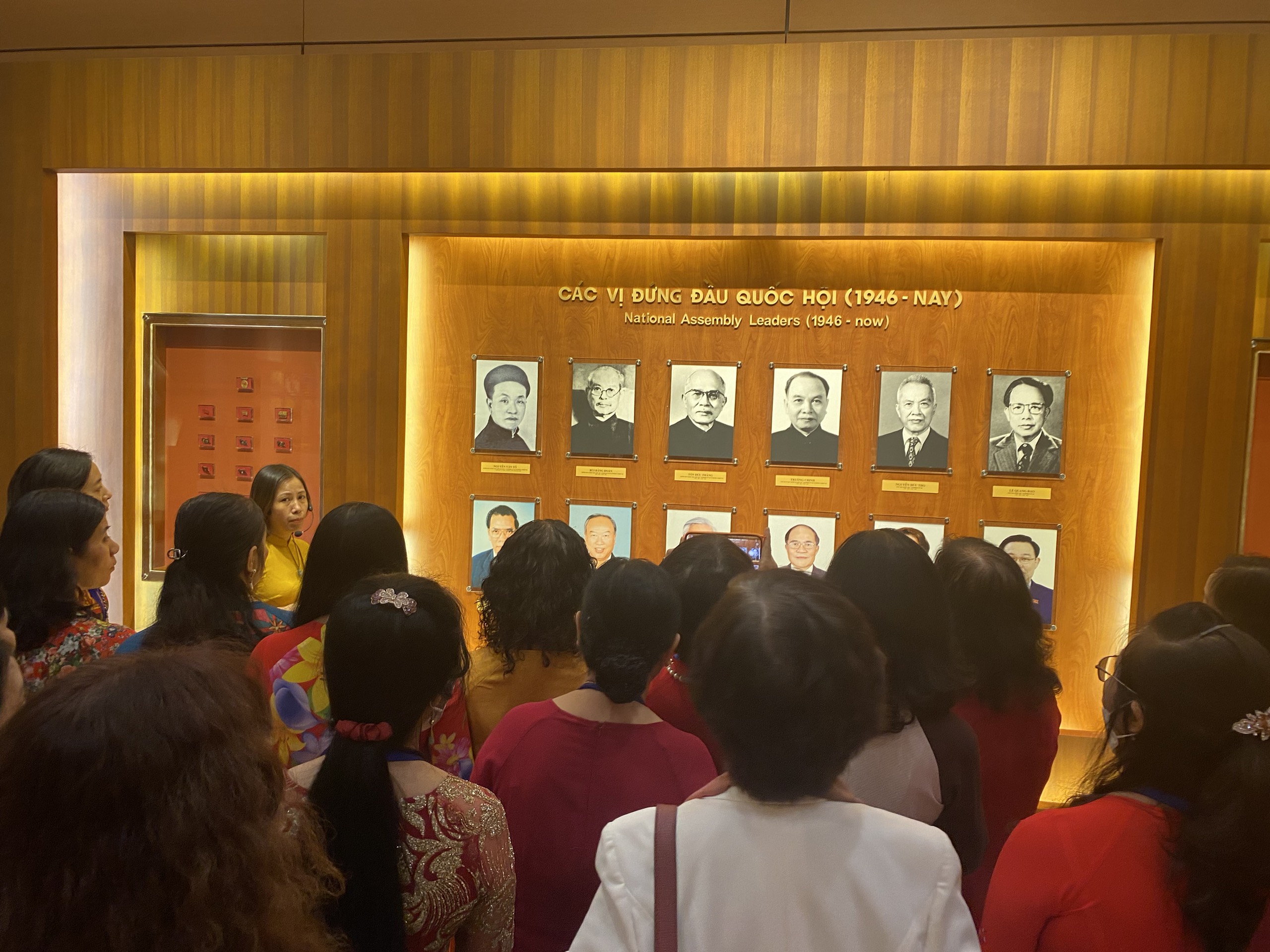 Gần 200 đại biểu tham quan, trải nghiệm Nhà Quốc hội - ảnh 2