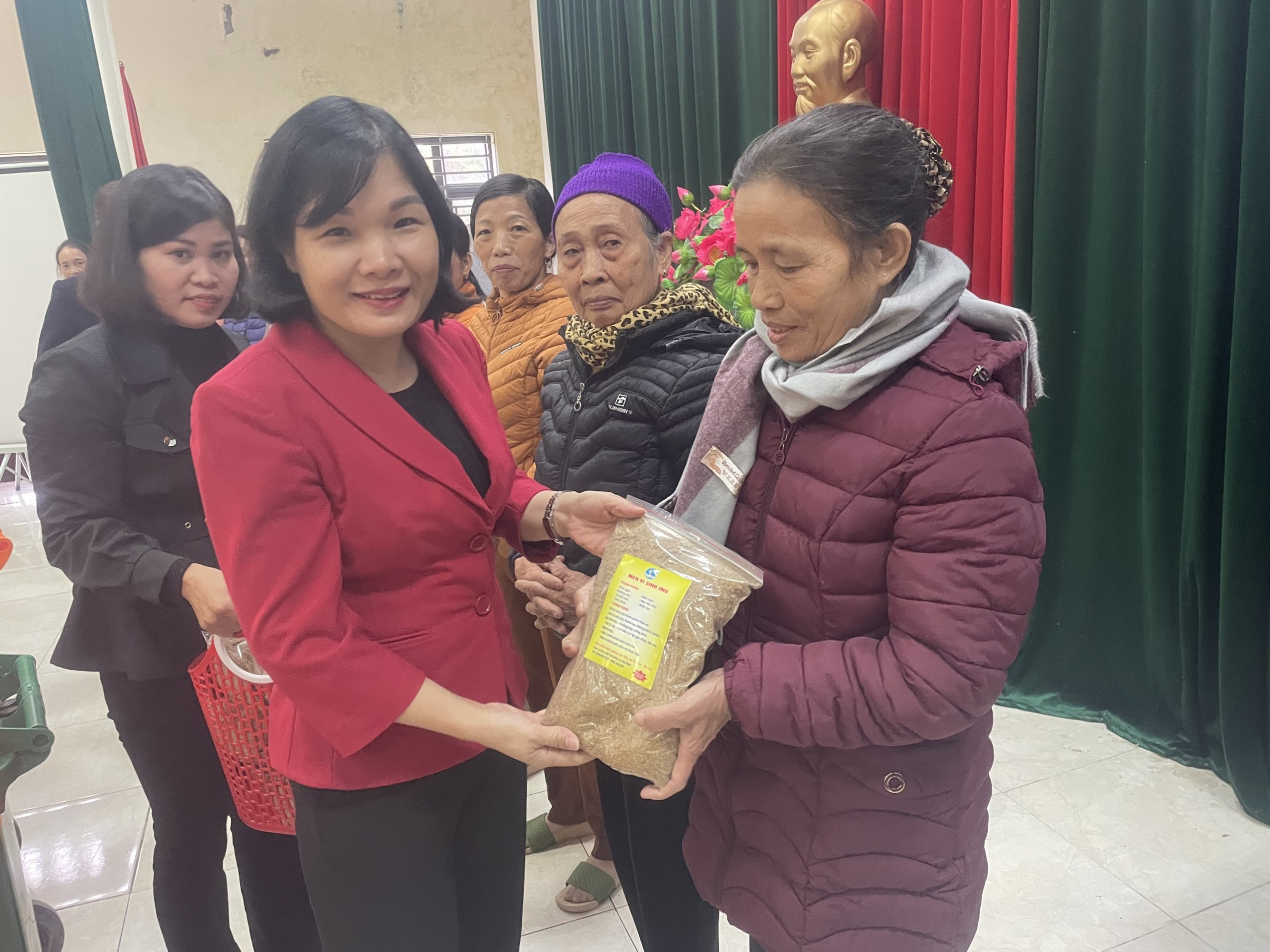 Tuyên truyền và ra mắt mô hình “Phụ nữ tham gia phân loại, xử lý rác hữu cơ tại hộ gia đình” - ảnh 2