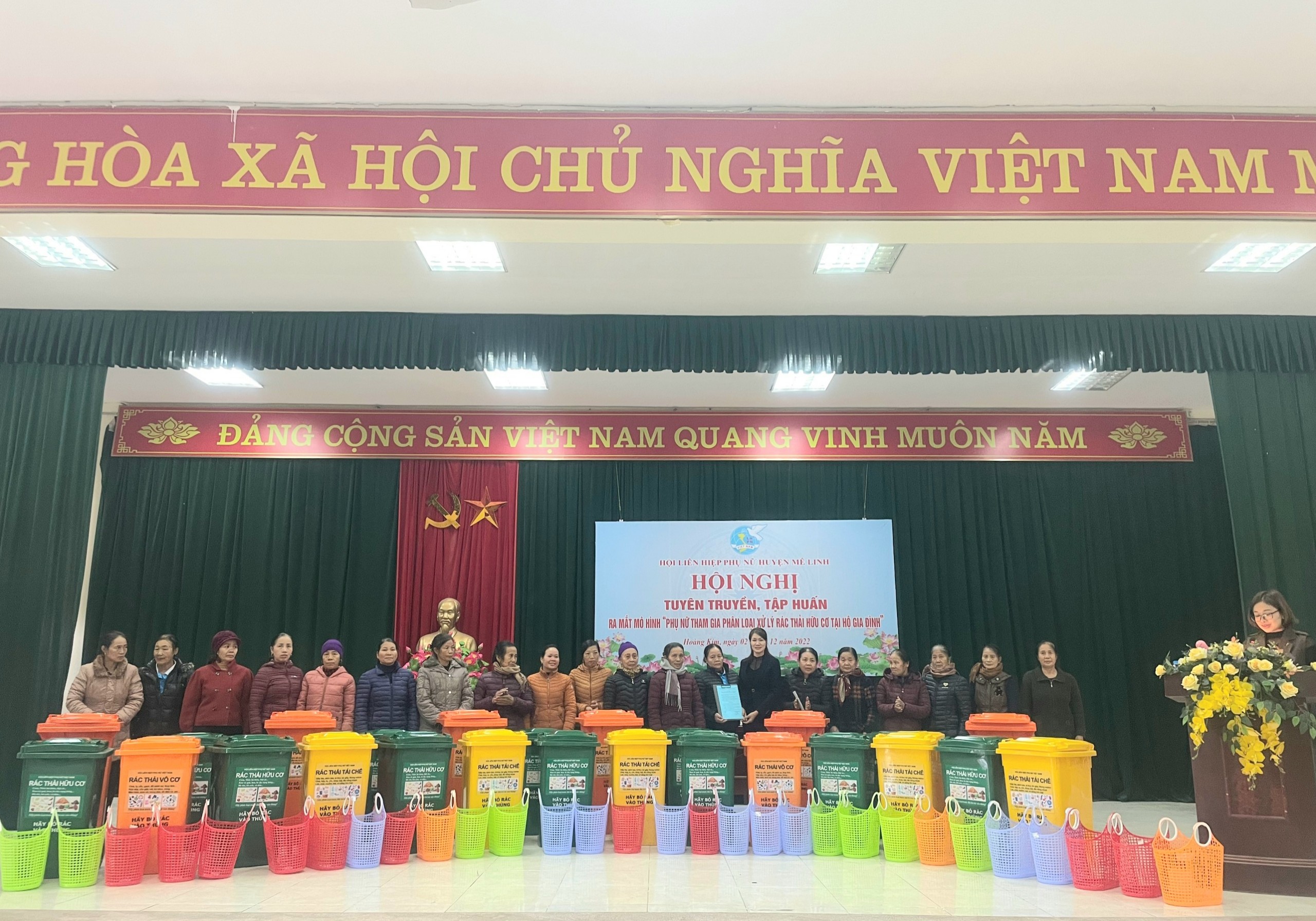 Tuyên truyền và ra mắt mô hình “Phụ nữ tham gia phân loại, xử lý rác hữu cơ tại hộ gia đình” - ảnh 1