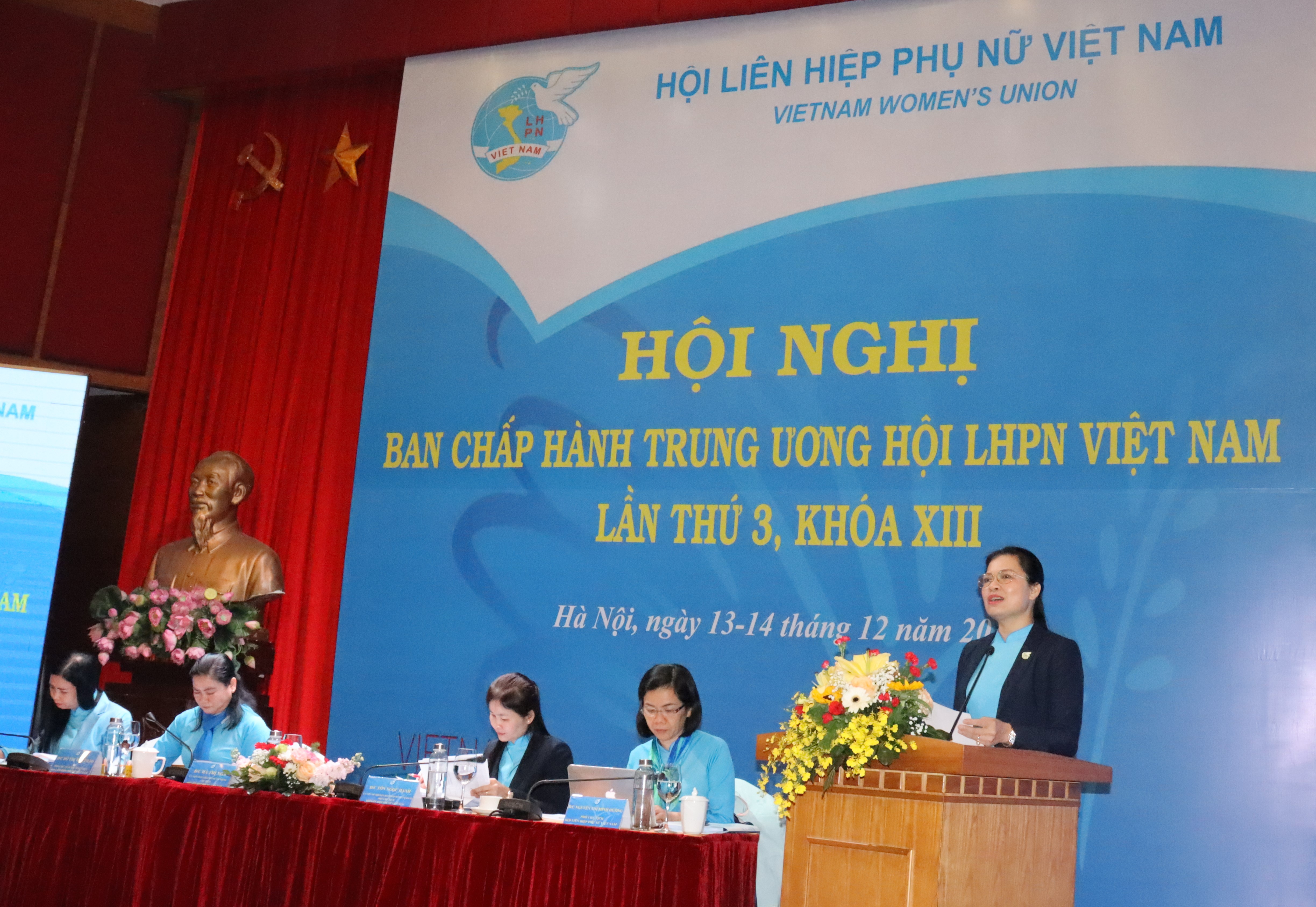 Phụ nữ Việt Nam đóng góp tích cực vào những kết quả chung của đất nước năm 2022 - ảnh 1
