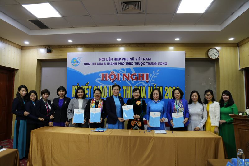Cụm thi đua 5 Thành phố trực thuộc Trung ương: Ký kết giao ước thi đua năm 2023 - ảnh 1