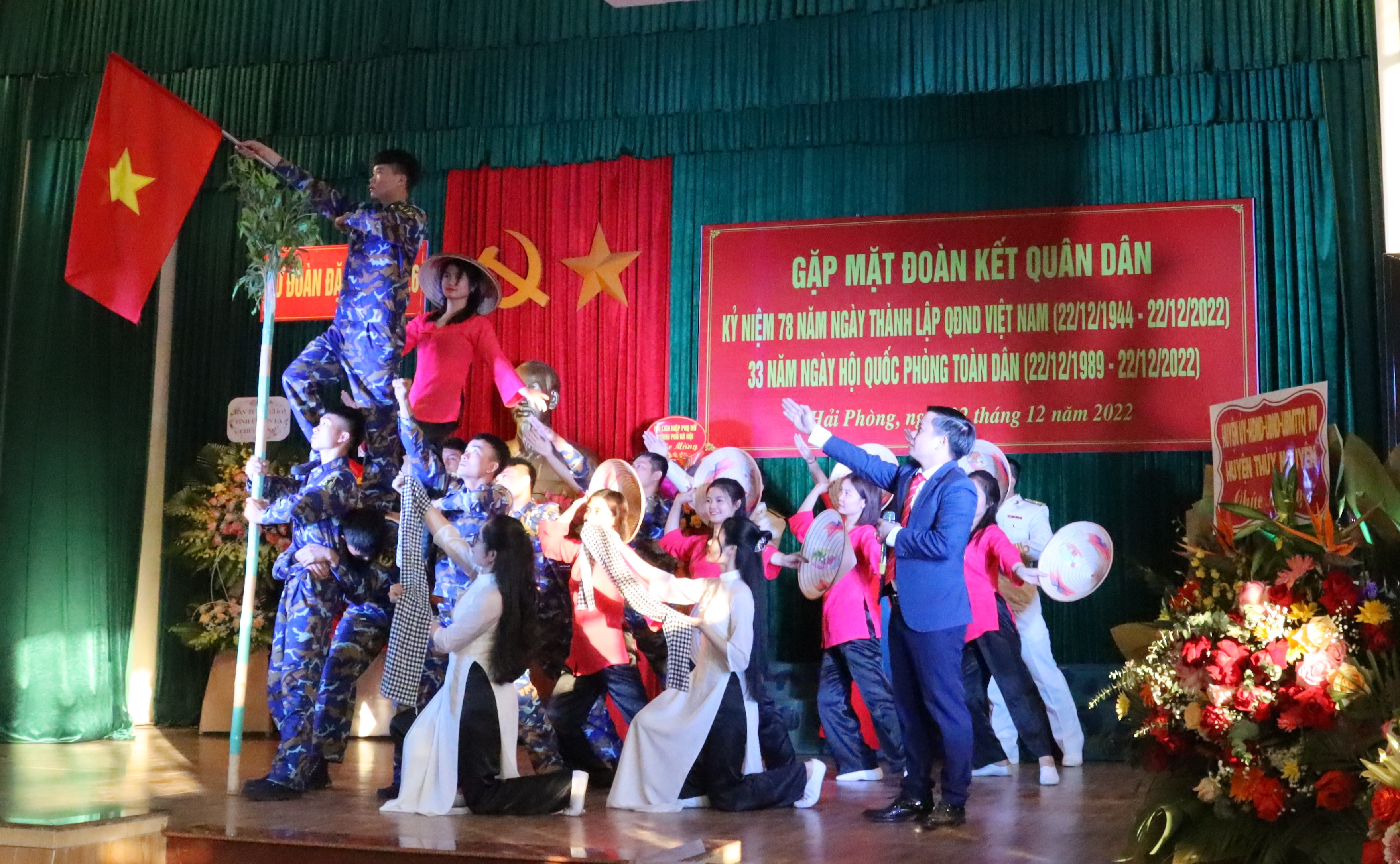 Lữ đoàn Đặc công Hải quân 126 gặp mặt đoàn kết quân dân - ảnh 7