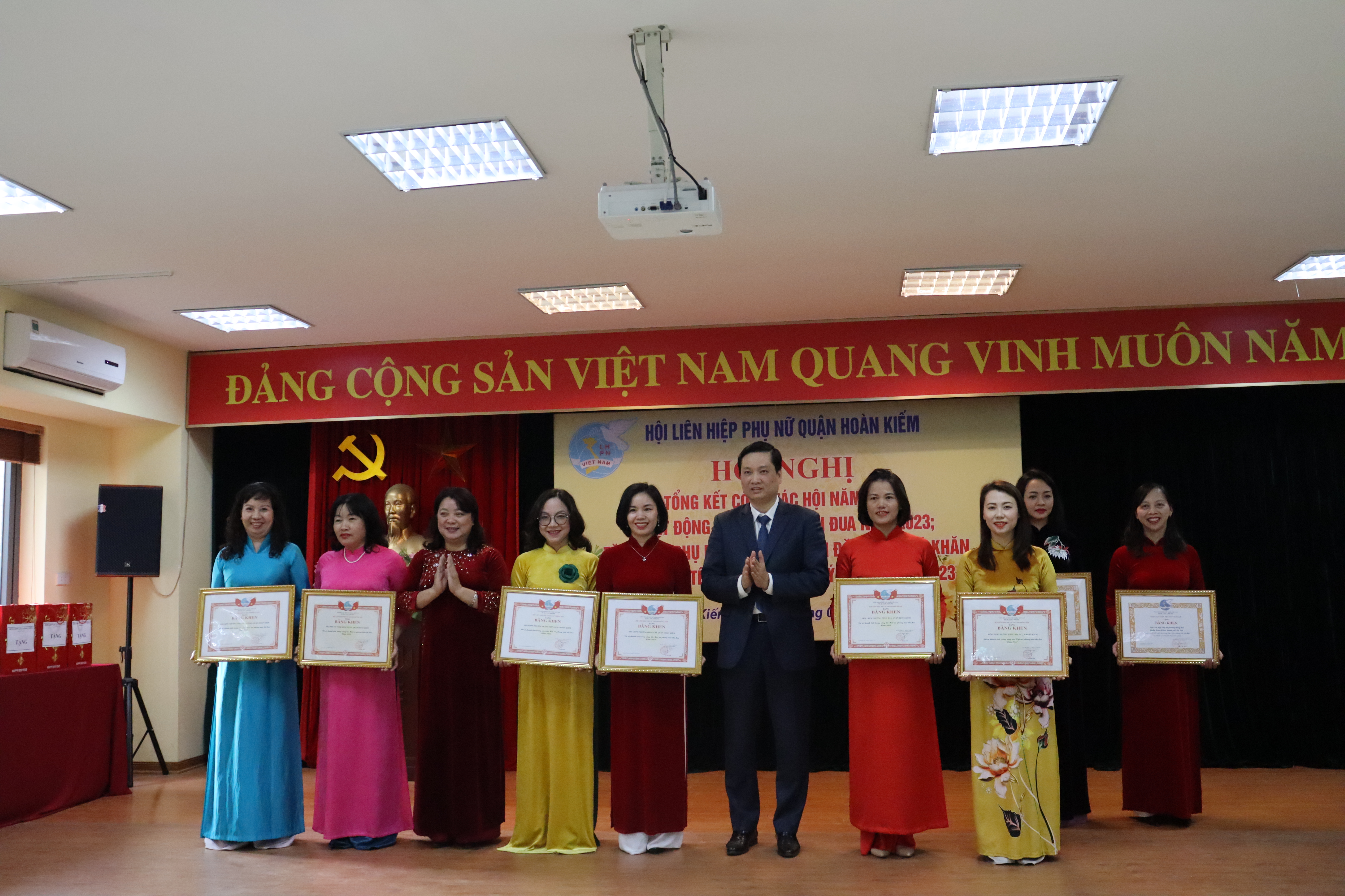 Đoàn kết, sáng tạo thực hiện thắng lợi phong trào thi đua yêu nước - ảnh 7