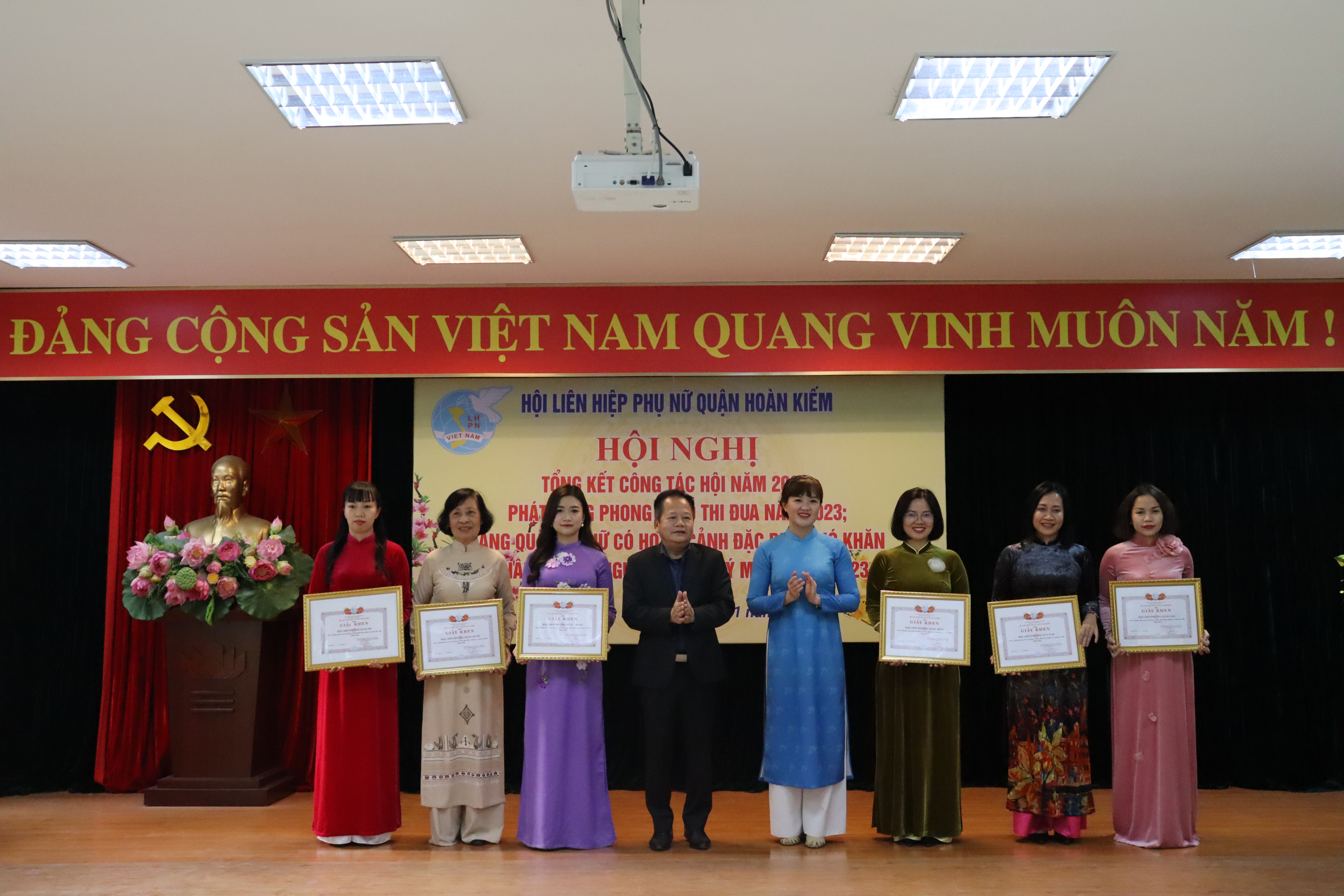 Đoàn kết, sáng tạo thực hiện thắng lợi phong trào thi đua yêu nước - ảnh 8
