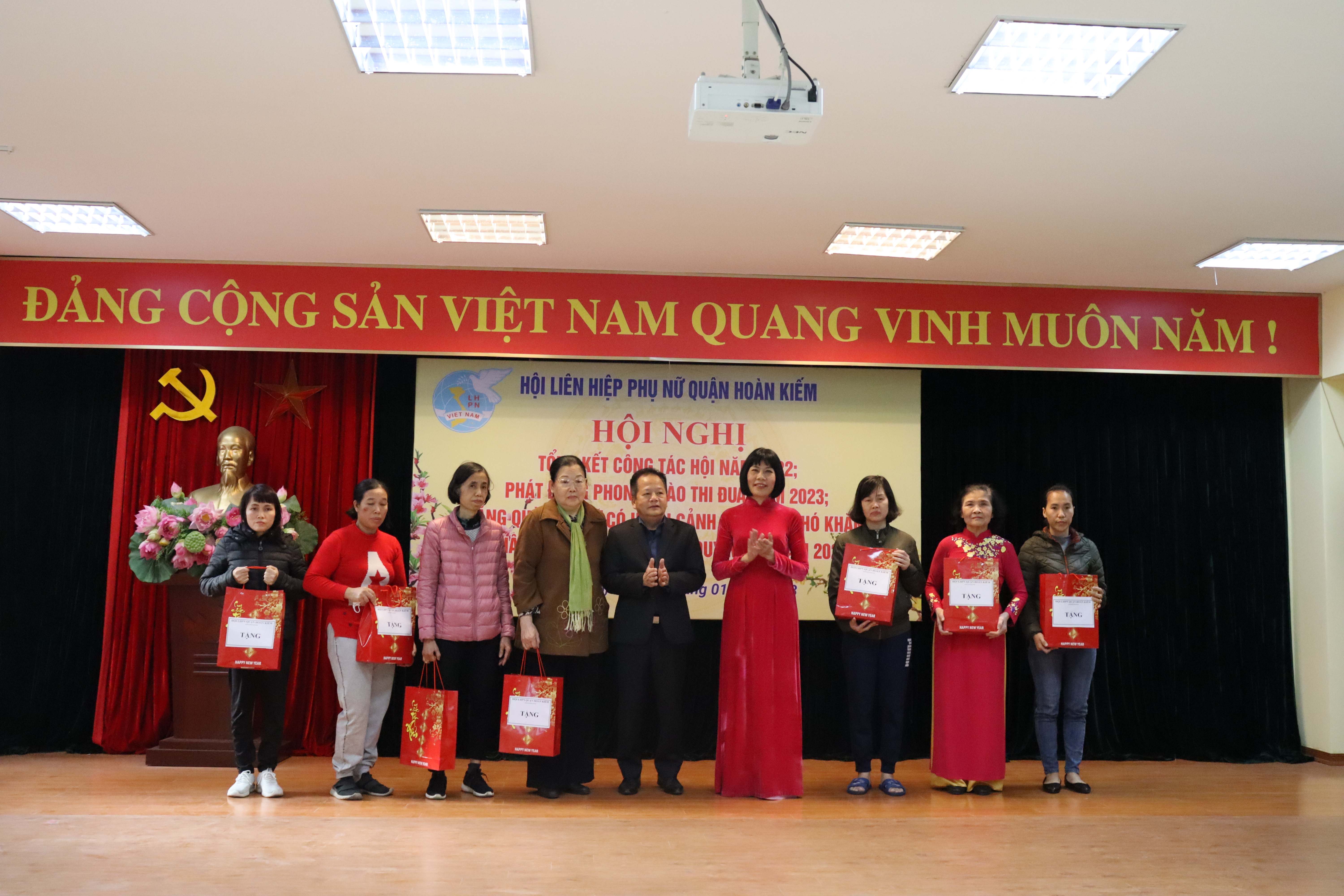 Đoàn kết, sáng tạo thực hiện thắng lợi phong trào thi đua yêu nước - ảnh 12