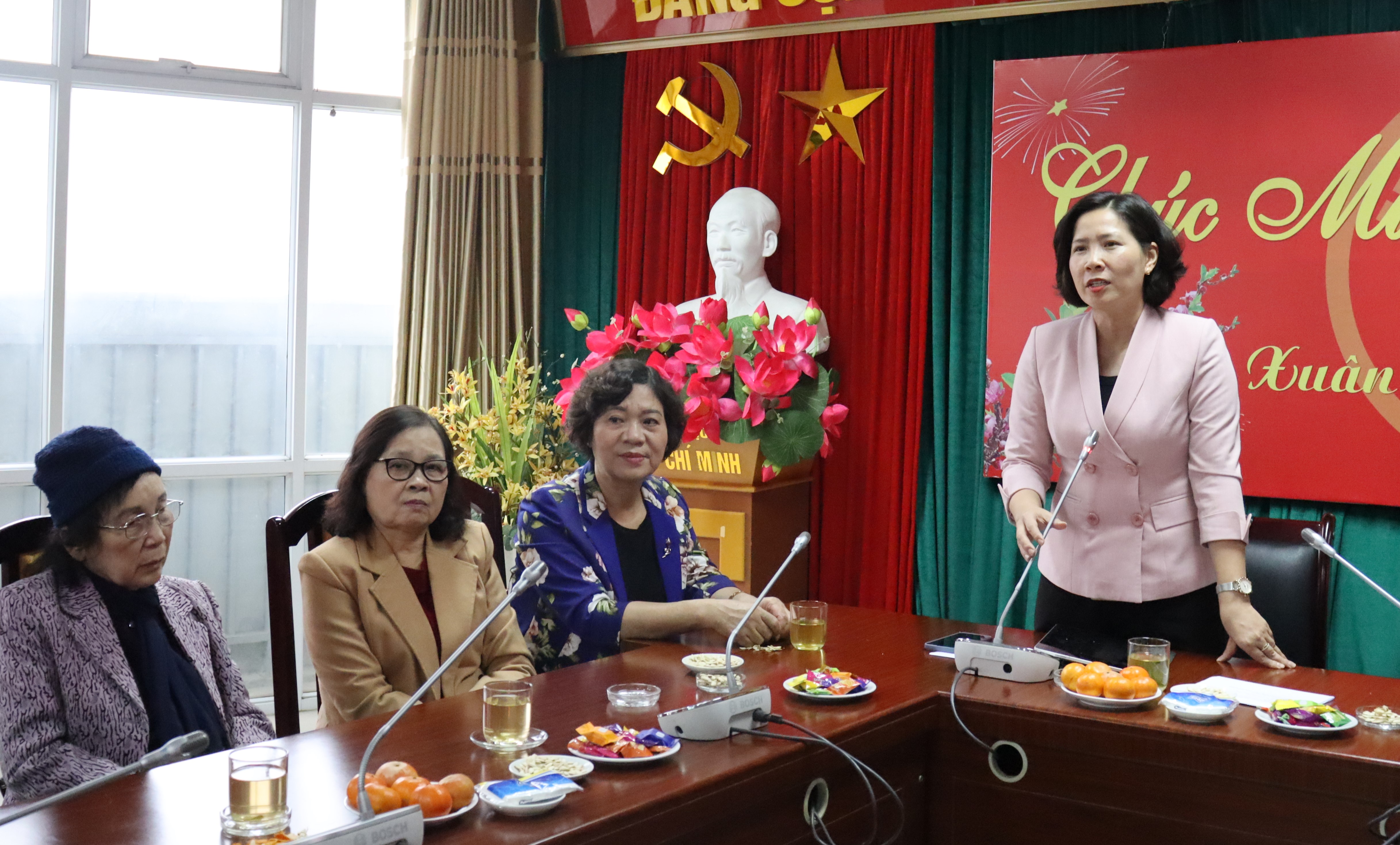 Hội LHPN Hà Nội: Gặp mặt cán bộ hưu trí cơ quan Hội LHPN Hà Nội nhân dịp Tết Nguyên đán Quý Mão 2023 - ảnh 4