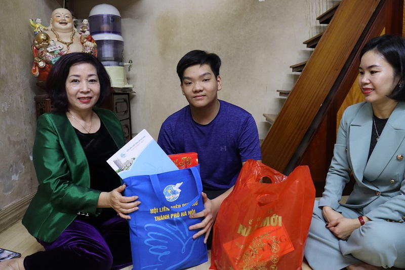Lãnh đạo Hội LHPN Hà Nội thăm, chúc Tết các đối tượng chính sách nhân dịp Tết Nguyên đán Quý Mão - ảnh 5