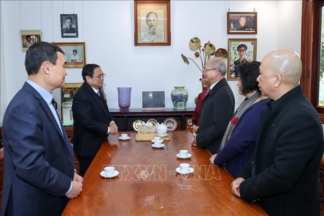 Thủ tướng Phạm Minh Chính dâng hương tưởng niệm cố Thủ tướng Phạm Văn Đồng, Đại tướng Võ Nguyên Giáp - ảnh 2