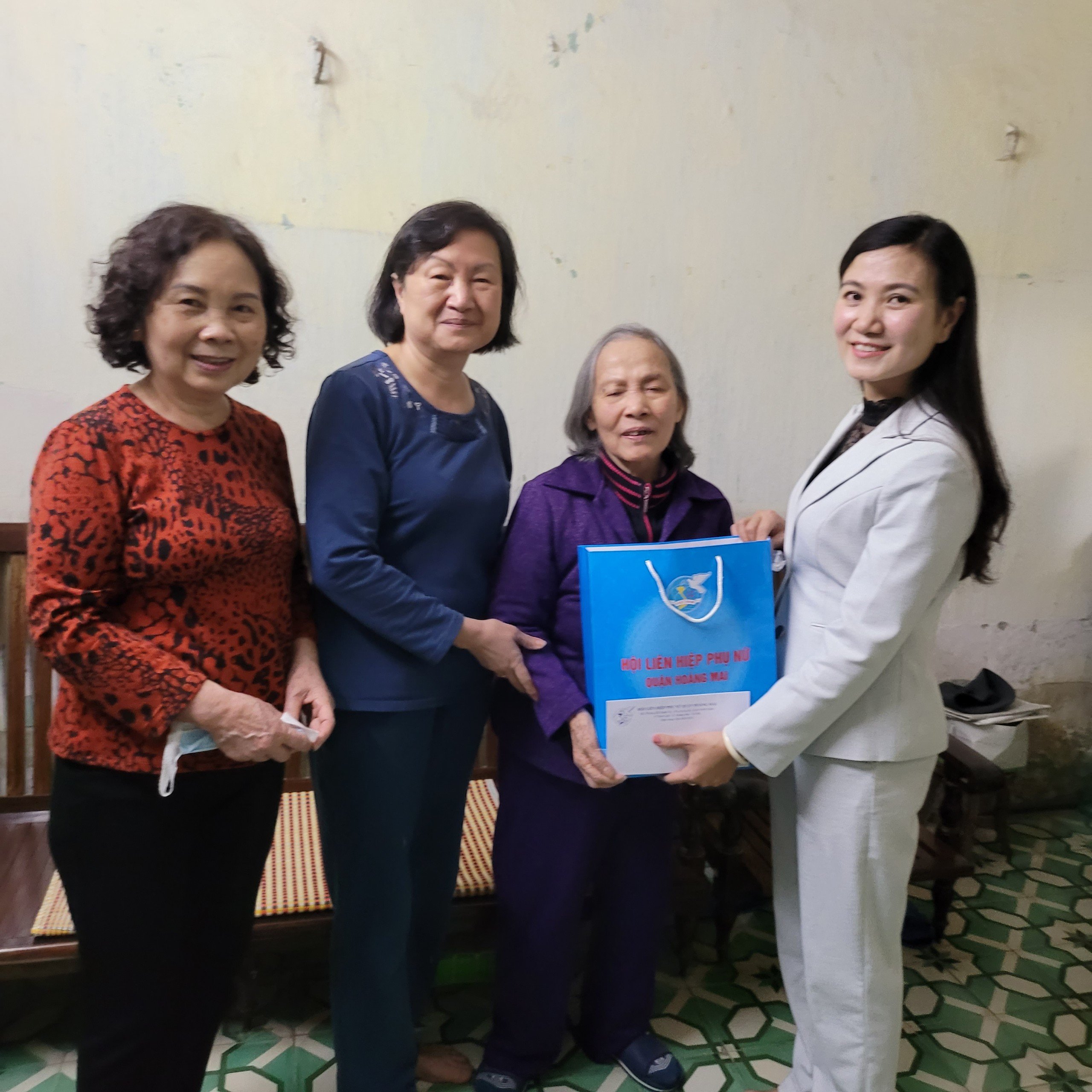 Các cấp Hội LHPN Hoàng Mai: Chăm lo để phụ nữ, trẻ em có khó khăn được đón Tết đầm ấm, an vui - ảnh 3