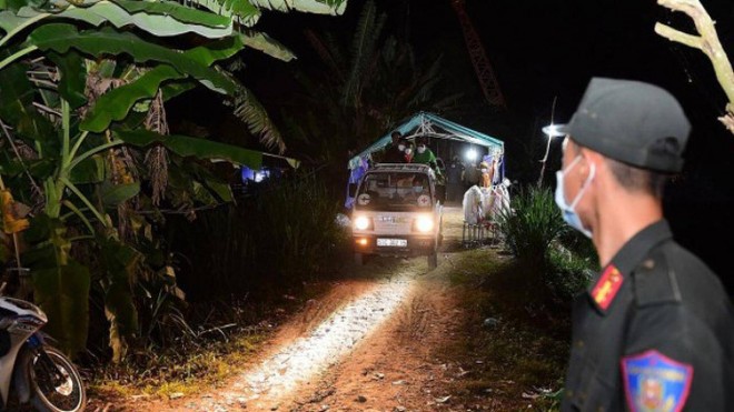 Ngày 29 Tết, thi thể bé Hạo Nam đã được đưa lên mặt đất, trở về với gia đình - ảnh 2
