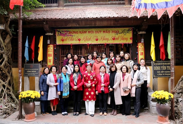Lãnh đạo Hội LHPN các cấp dâng hương tại Khu di tích Đền thờ Nguyên Phi Ỷ Lan - ảnh 4