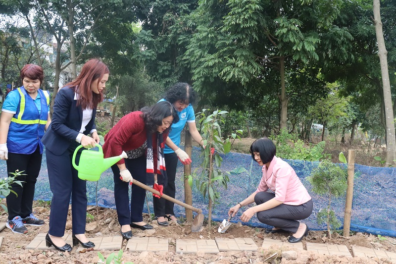 Tăng cường công tác quản lý trật tự đô thị và tạo không gian xanh, khu vui chơi tại bờ vở sông Hồng - ảnh 6