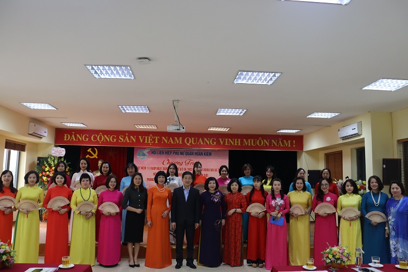 Hội LHPN quận Hoàn Kiếm: Đoàn kết, đồng thuận, tiếp tục đẩy mạnh các phong trào thi đua yêu nước - ảnh 5
