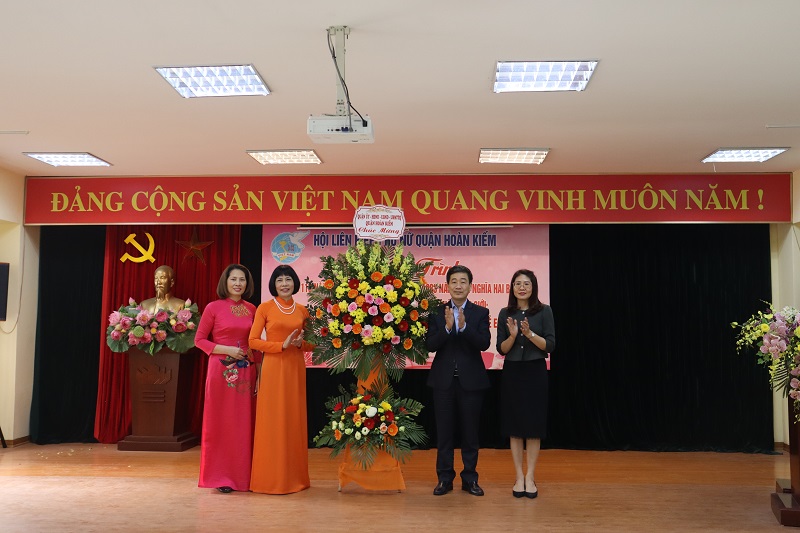 Hội LHPN quận Hoàn Kiếm: Đoàn kết, đồng thuận, tiếp tục đẩy mạnh các phong trào thi đua yêu nước - ảnh 2