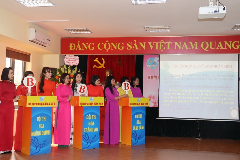 Hội LHPN quận Hoàn Kiếm: Đoàn kết, đồng thuận, tiếp tục đẩy mạnh các phong trào thi đua yêu nước - ảnh 8