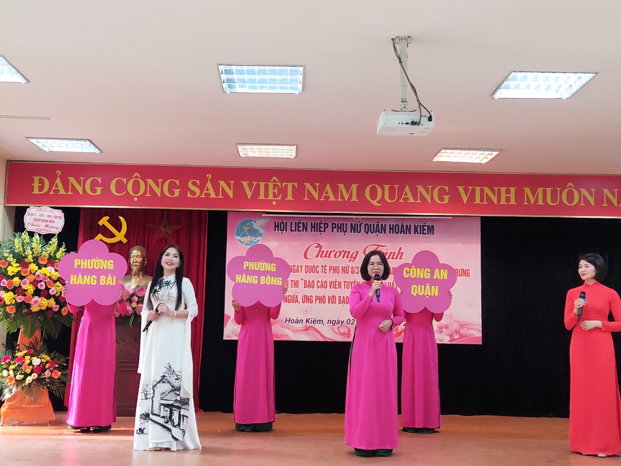 Hội LHPN quận Hoàn Kiếm: Đoàn kết, đồng thuận, tiếp tục đẩy mạnh các phong trào thi đua yêu nước - ảnh 7