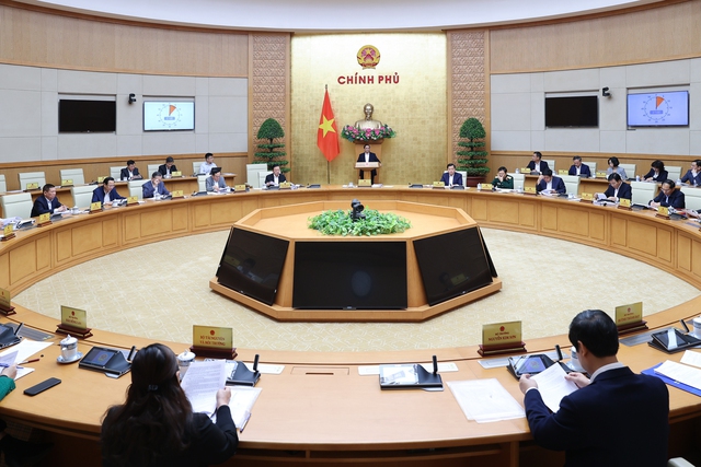 Thủ tướng: Bám sát thực tiễn, tháo gỡ điểm nghẽn để hoàn thành các mục tiêu Đại hội XIII của Đảng - ảnh 1
