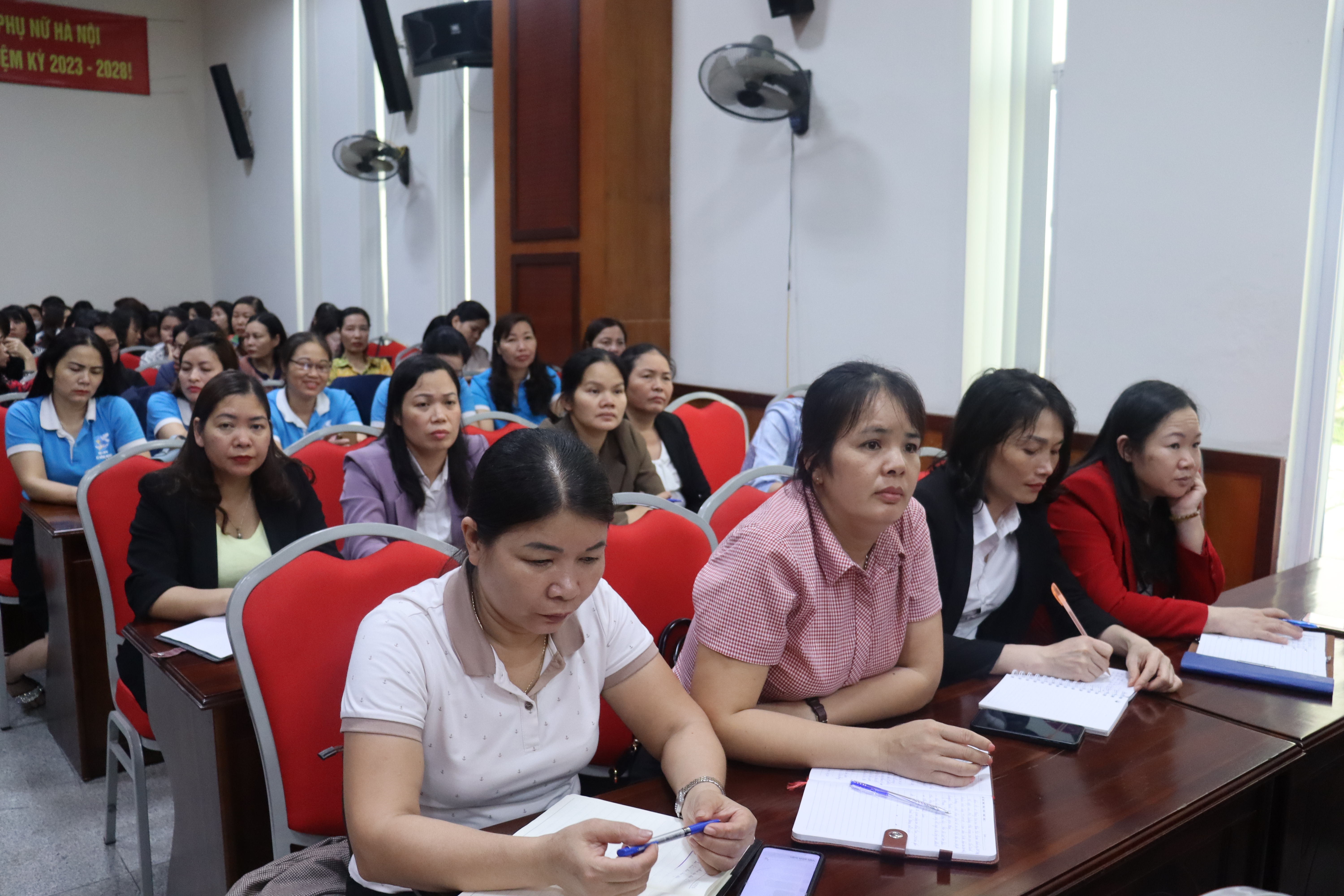 Khai giảng lớp bồi dưỡng kỹ năng tuyên truyền, vận động phụ nữ năm 2023 - ảnh 4