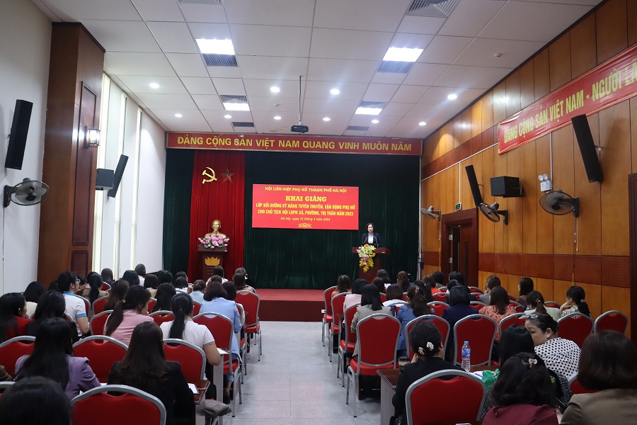 Khai giảng lớp bồi dưỡng kỹ năng tuyên truyền, vận động phụ nữ năm 2023 - ảnh 1