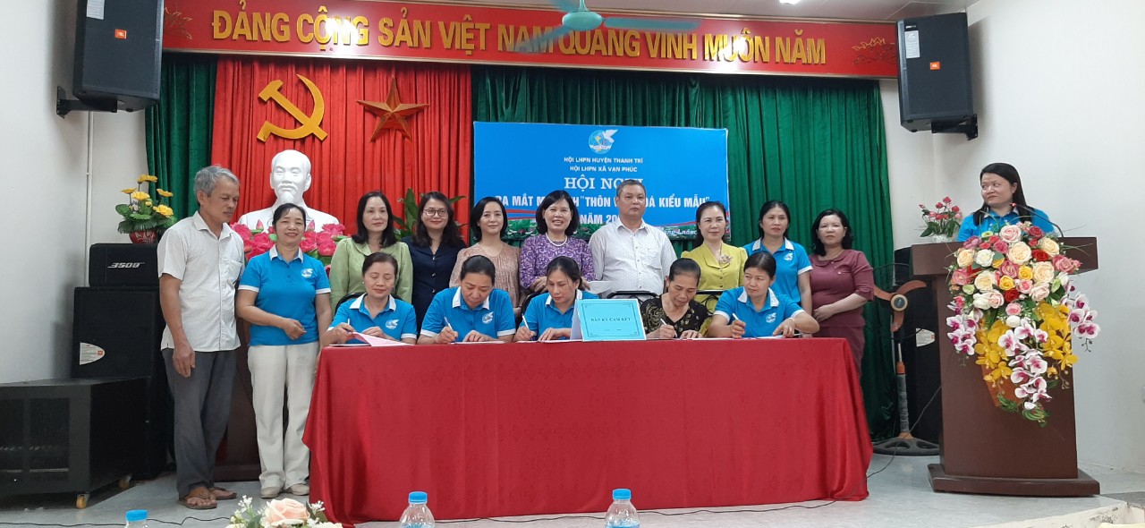 Hội LHPN huyện Thanh Trì: Ra mắt mô hình điểm “Thôn văn hóa kiểu mẫu” tại xã Vạn Phúc - ảnh 1