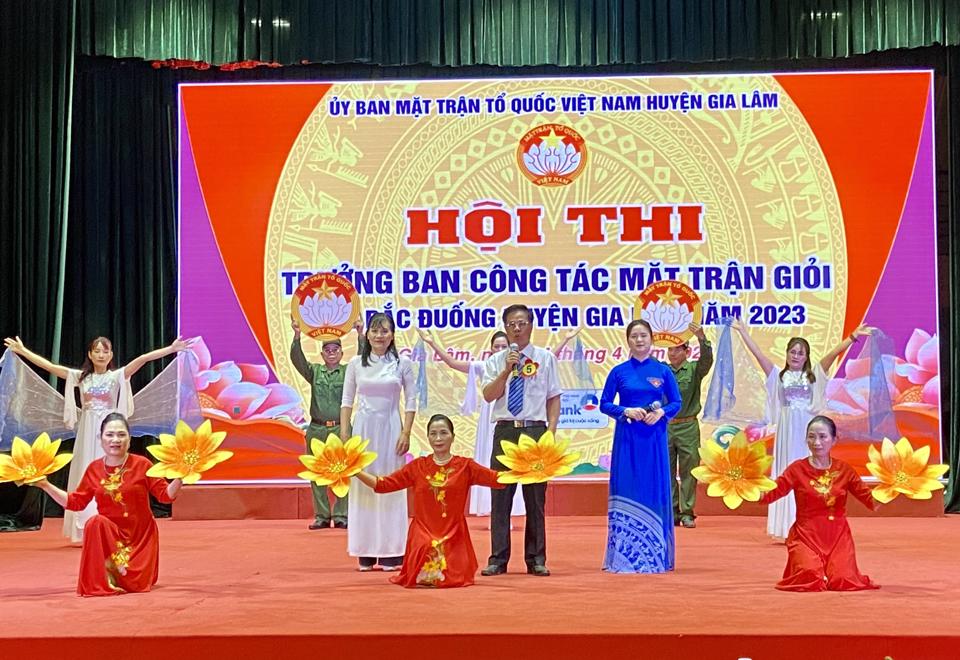 Giao lưu, chia sẻ  kinh nghiệm về những sáng kiến, mô hình hay, cách làm mới - ảnh 1