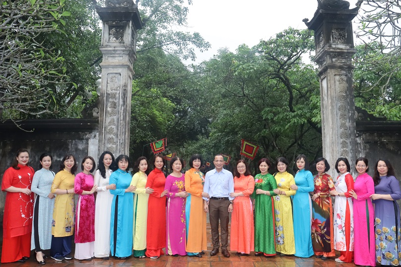 Hội LHPN quận Hoàn Kiếm: Dâng hương tại Khu di tích lịch sử đền Sóc, huyện Sóc Sơn, TP Hà Nội - ảnh 6