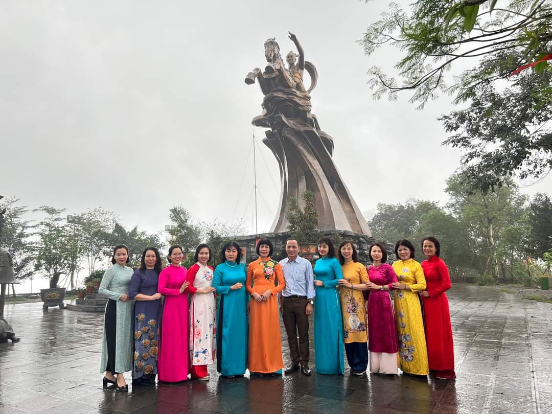 Hội LHPN quận Hoàn Kiếm: Dâng hương tại Khu di tích lịch sử đền Sóc, huyện Sóc Sơn, TP Hà Nội - ảnh 5