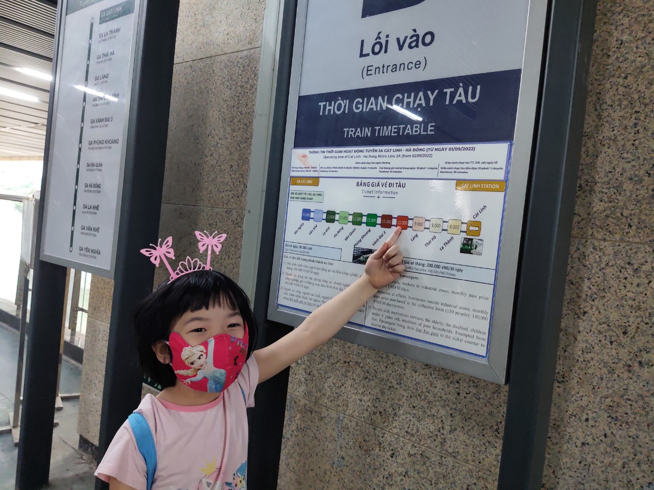 Hà Nội: Tàu điện trên cao Cát Linh - Hà Đông thu hút nhiều du khách dịp nghỉ lễ 30/4-1/5 - ảnh 3