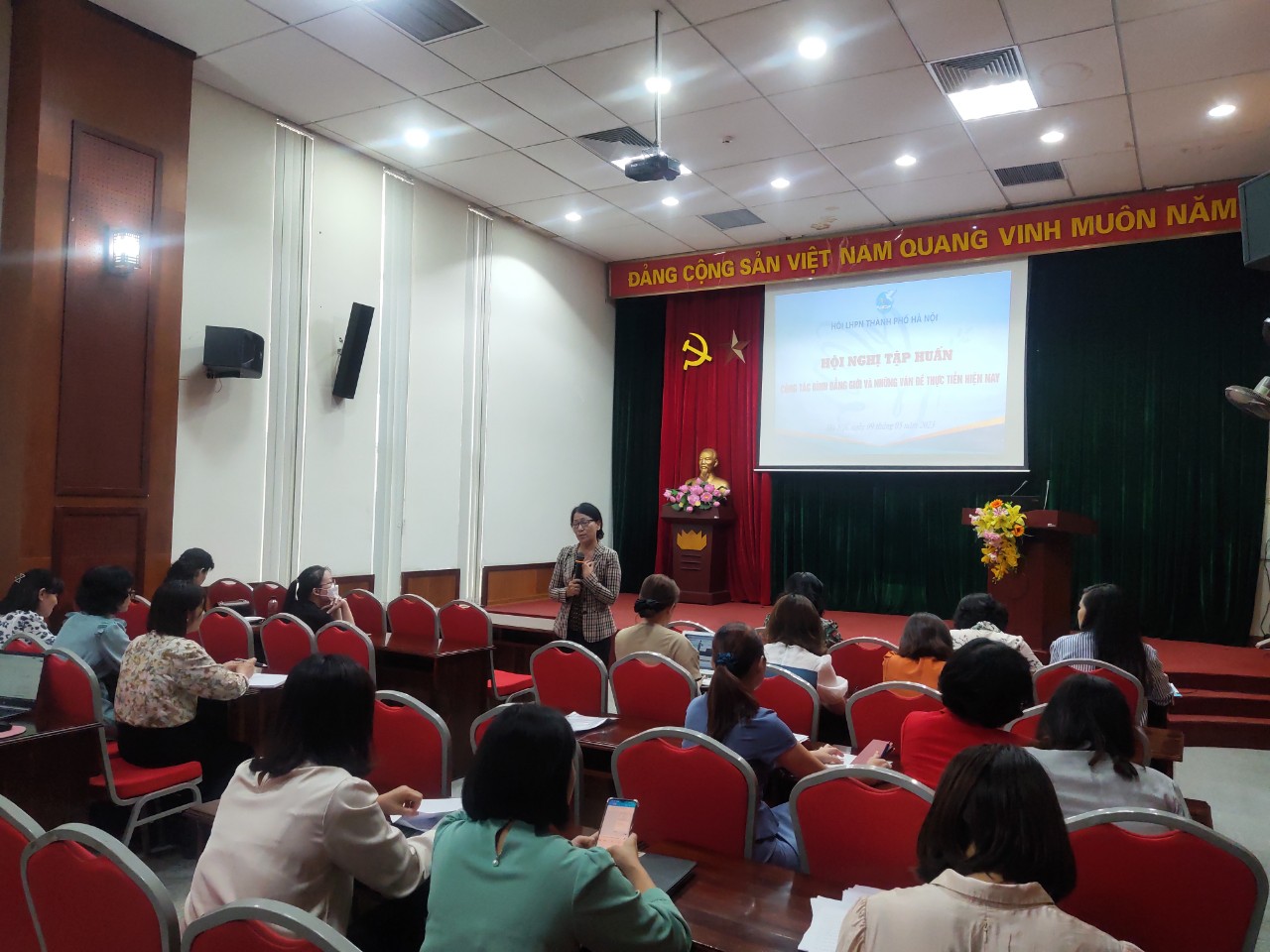 Hội LHPN Hà Nội: Tập huấn công tác bình đẳng giới và những vấn đề thực tiễn hiện nay - ảnh 1