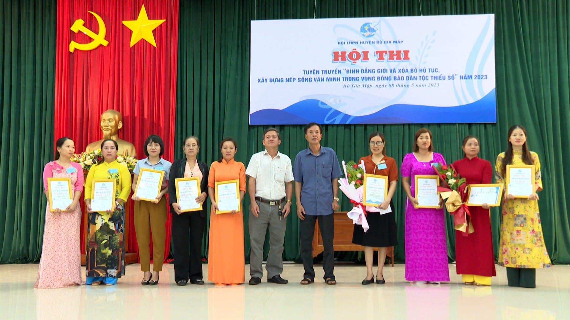 Sôi nổi hội thi tuyên truyền “Bình đẳng giới và xóa bỏ hủ tục xây dựng nếp sống văn minh trong vùng đồng bào dân tộc thiểu số” - ảnh 3