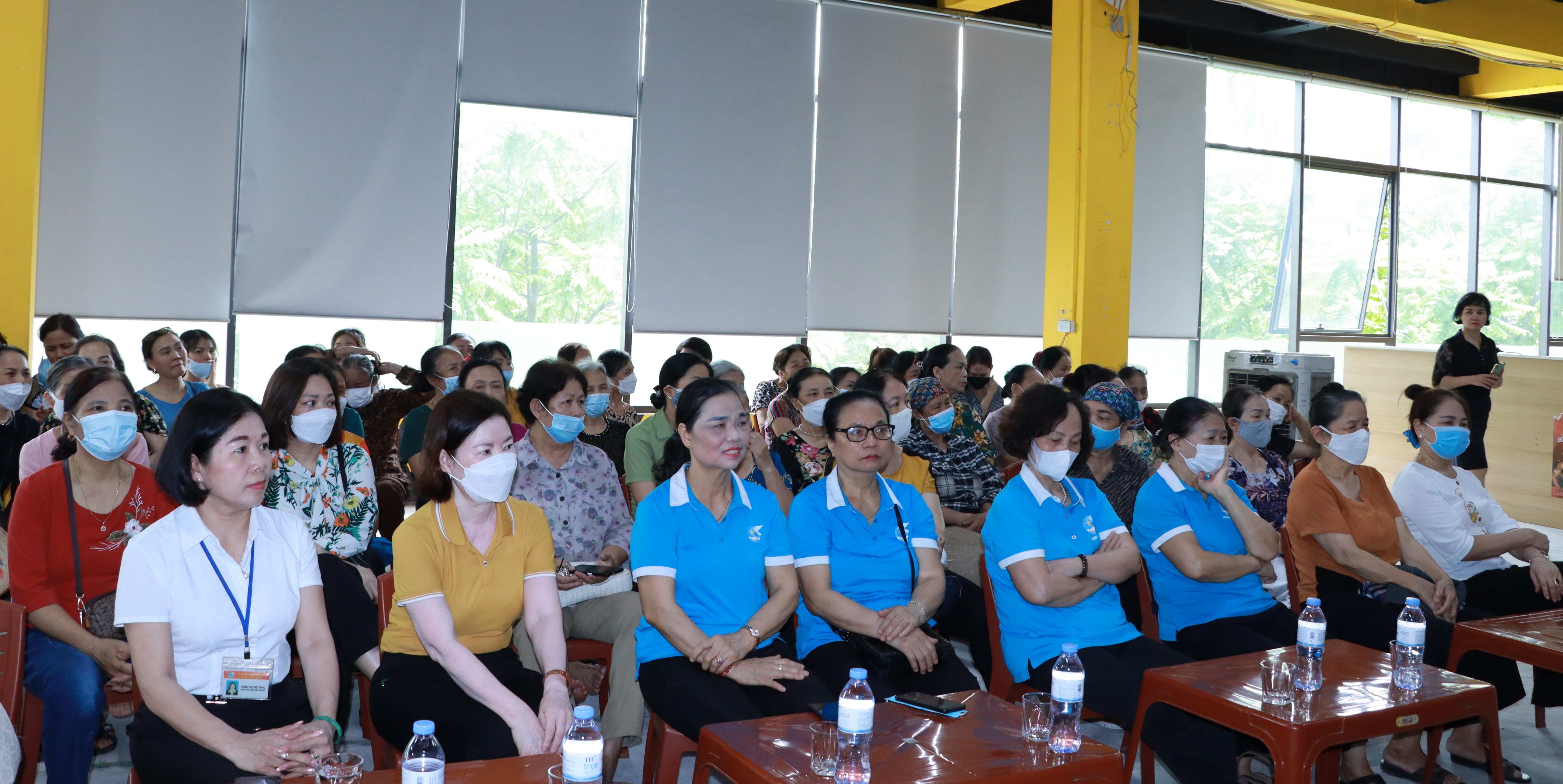 Hội LHPN quận Long Biên tuyên truyền văn hóa ứng xử  và công tác phòng cháy chữa cháy cho tiểu thương  - ảnh 2