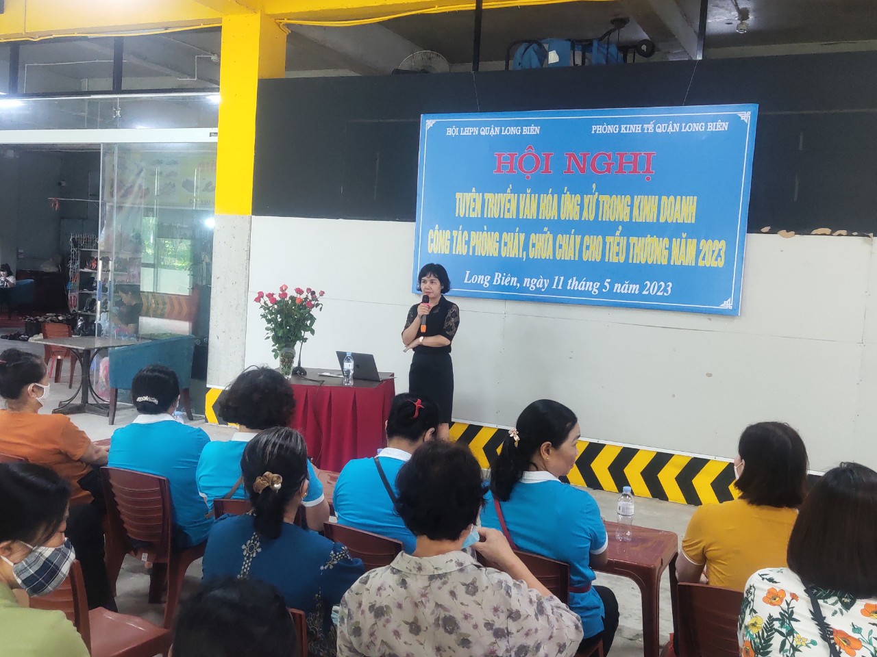 Hội LHPN quận Long Biên tuyên truyền văn hóa ứng xử  và công tác phòng cháy chữa cháy cho tiểu thương  - ảnh 4