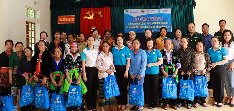 Hội LHPN Hà Nội: Hoàn thành tốt đẹp chương trình “Đồng hành cùng phụ nữ biên cương” tại Nghệ An - ảnh 16