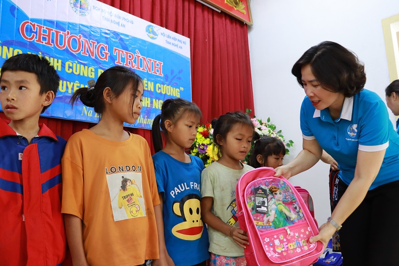 Hội LHPN Hà Nội: Hoàn thành tốt đẹp chương trình “Đồng hành cùng phụ nữ biên cương” tại Nghệ An - ảnh 5
