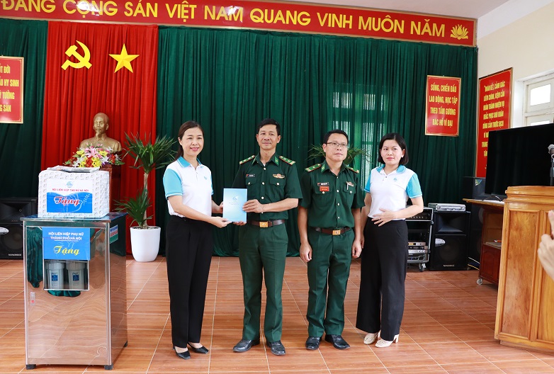 Hội LHPN Hà Nội: Hoàn thành tốt đẹp chương trình “Đồng hành cùng phụ nữ biên cương” tại Nghệ An - ảnh 20