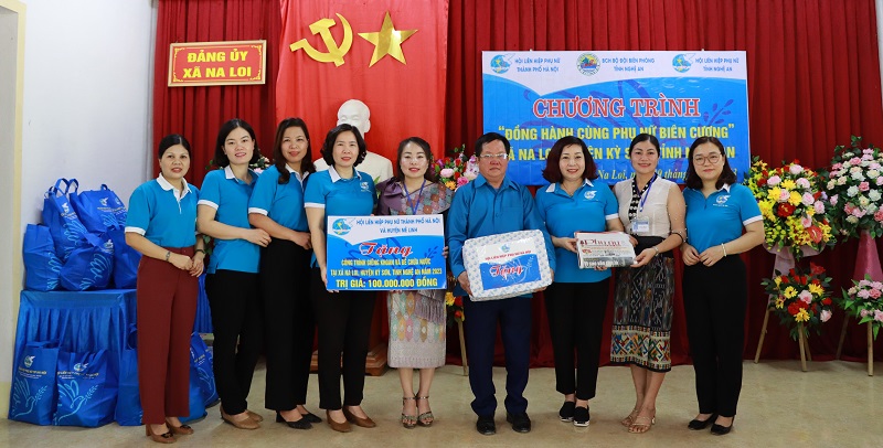 Vượt hàng trăm cây số đến với phụ nữ biên cương tỉnh Nghệ An - ảnh 8