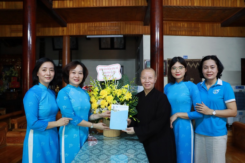Hội LHPN Hà Nội chúc mừng Đại lễ Phật Đản 2023 - ảnh 2
