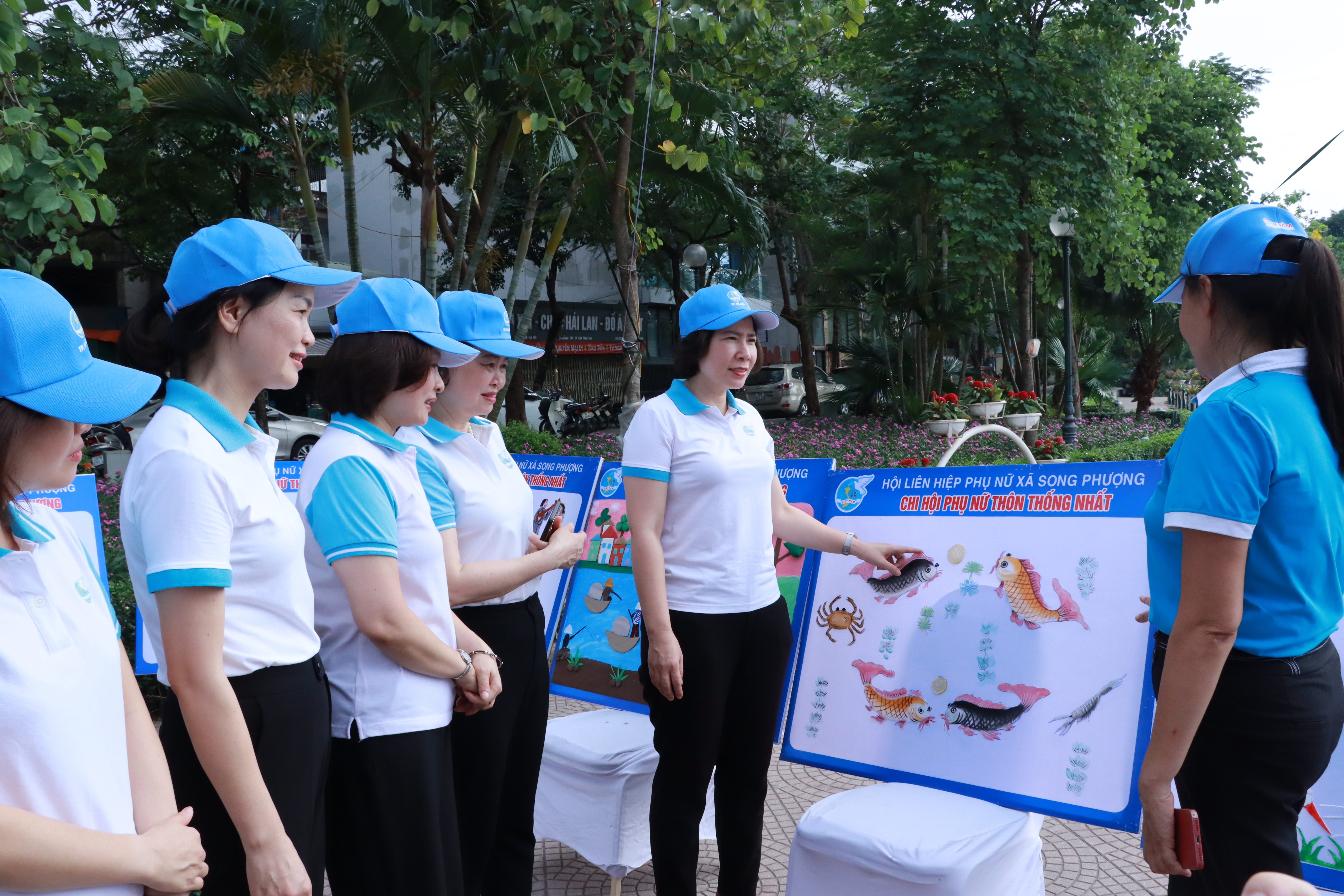 Mỗi cán bộ, hội viên, phụ nữ hãy là một đại sứ tuyên truyền về chống rác thải nhựa, bảo vệ môi trường - ảnh 20