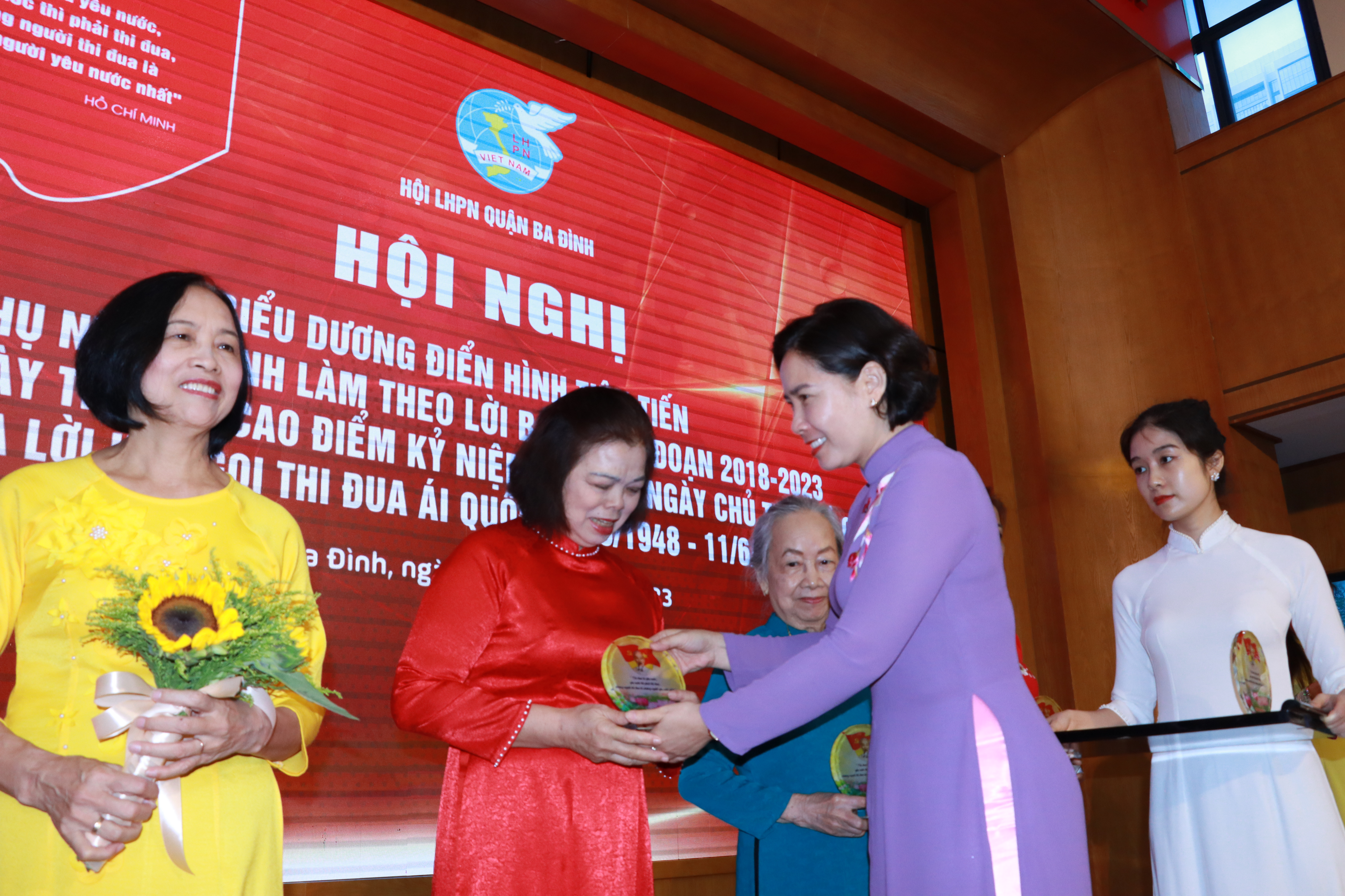 Biểu dương gương điển hình tiên tiến trong phong trào “Phụ nữ Ba Đình làm theo lời Bác” giai đoạn 2018 - 2023 - ảnh 4