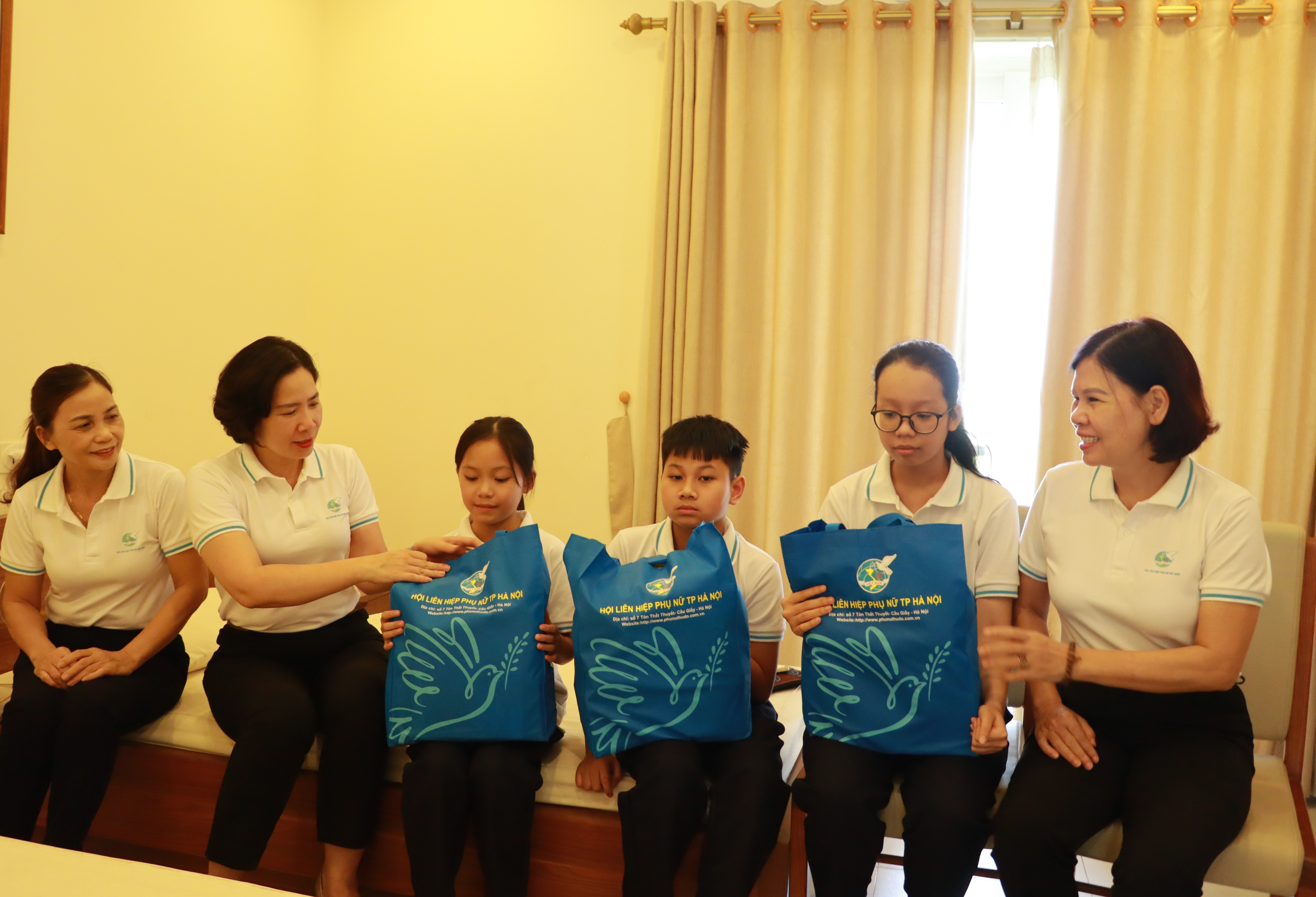 100 cặp mẹ con tham dự trại hè Hoa hướng dương năm 2023 - ảnh 3