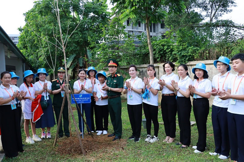 100 cặp mẹ con tham dự trại hè Hoa hướng dương năm 2023 - ảnh 16