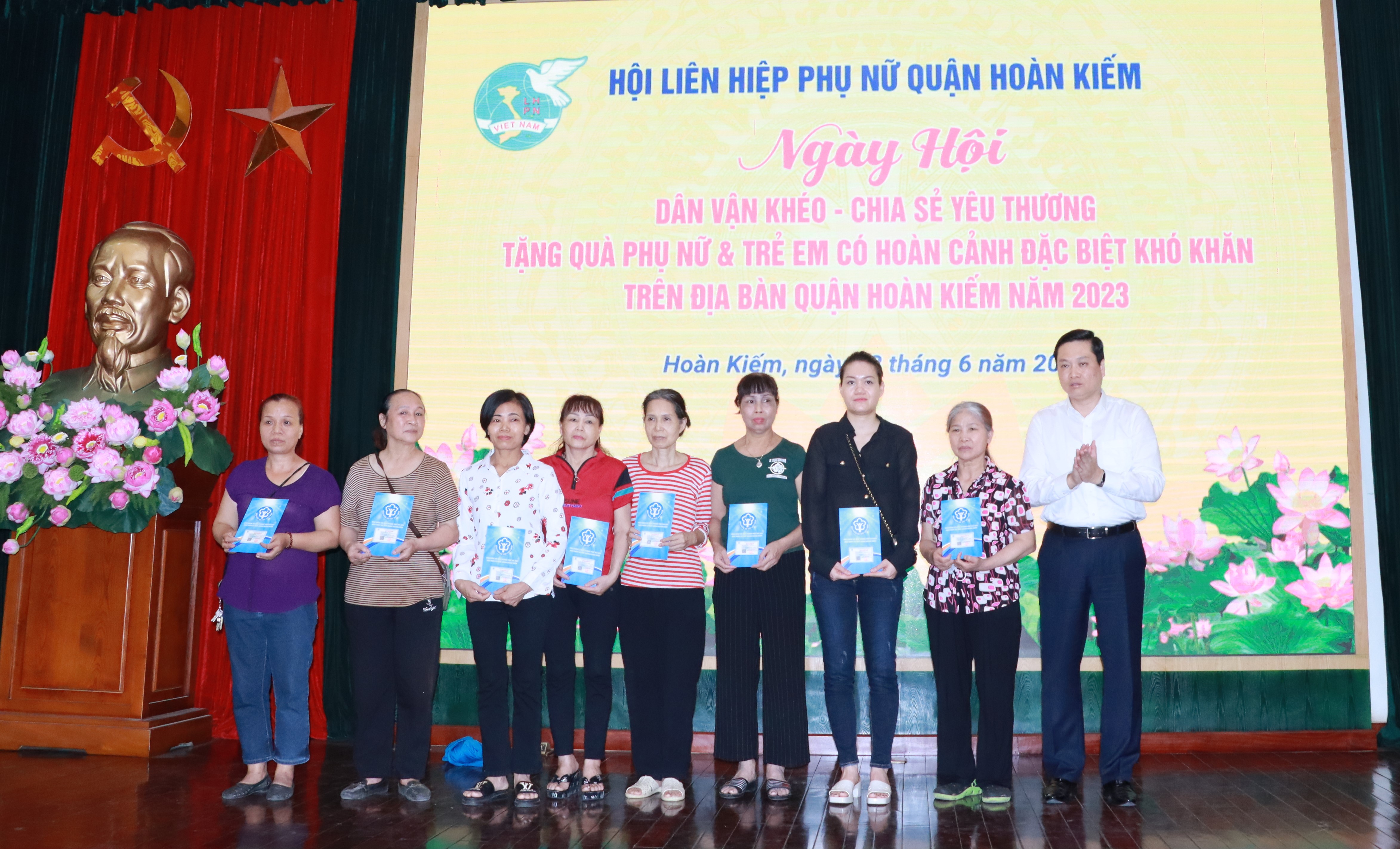 Nhiều phần quà ý nghĩa tại ngày hội Dân vận khéo - Chia sẻ yêu thương - ảnh 5