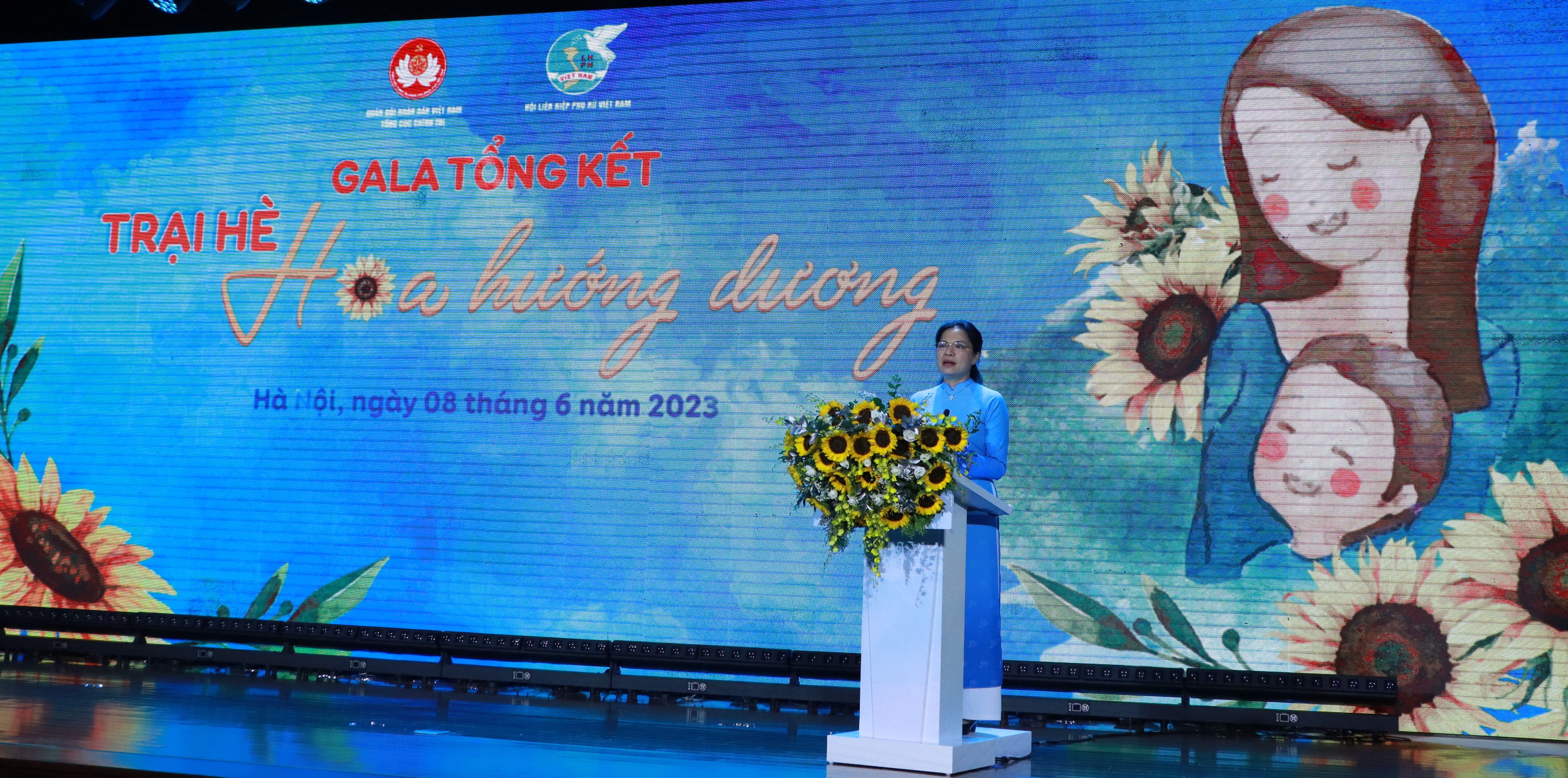 Chương trình “Mẹ đỡ đầu” tiếp tục kết nối những tấm lòng nhân ái đến với trẻ em mồ côi - ảnh 2
