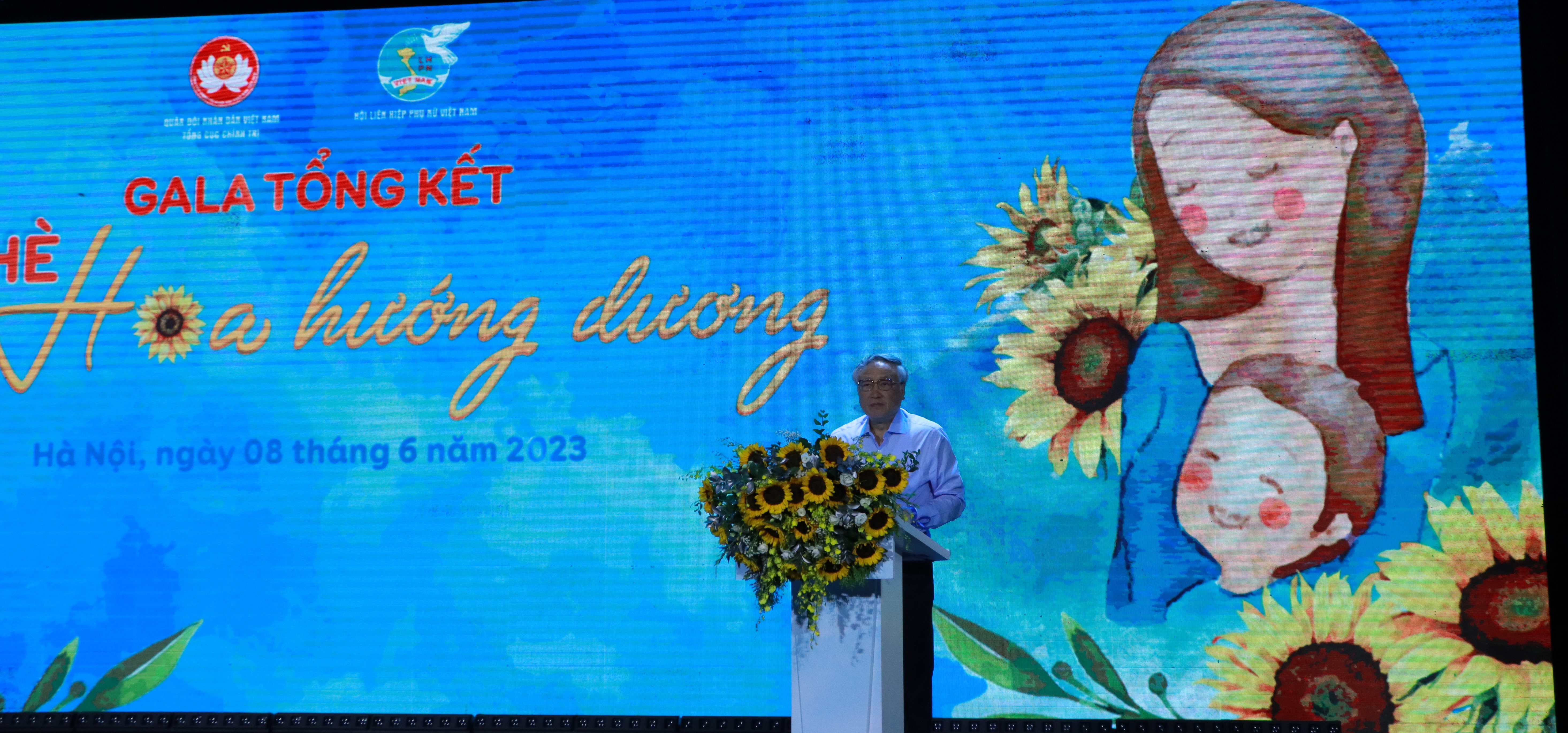 Chương trình “Mẹ đỡ đầu” tiếp tục kết nối những tấm lòng nhân ái đến với trẻ em mồ côi - ảnh 3