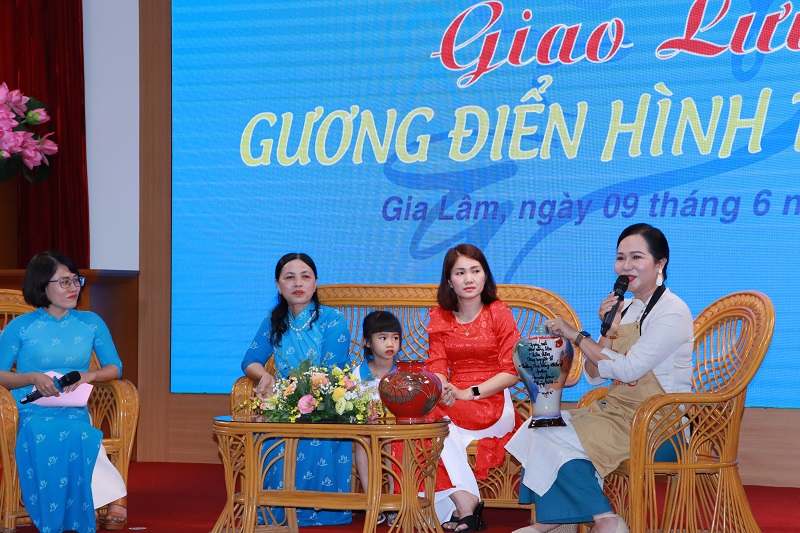 Hội LHPN huyện Gia Lâm: Giao lưu, biểu dương điển hình tiên tiến học tập và làm theo tư tưởng, đạo đức, phong cách  Hồ Chí Minh - ảnh 6