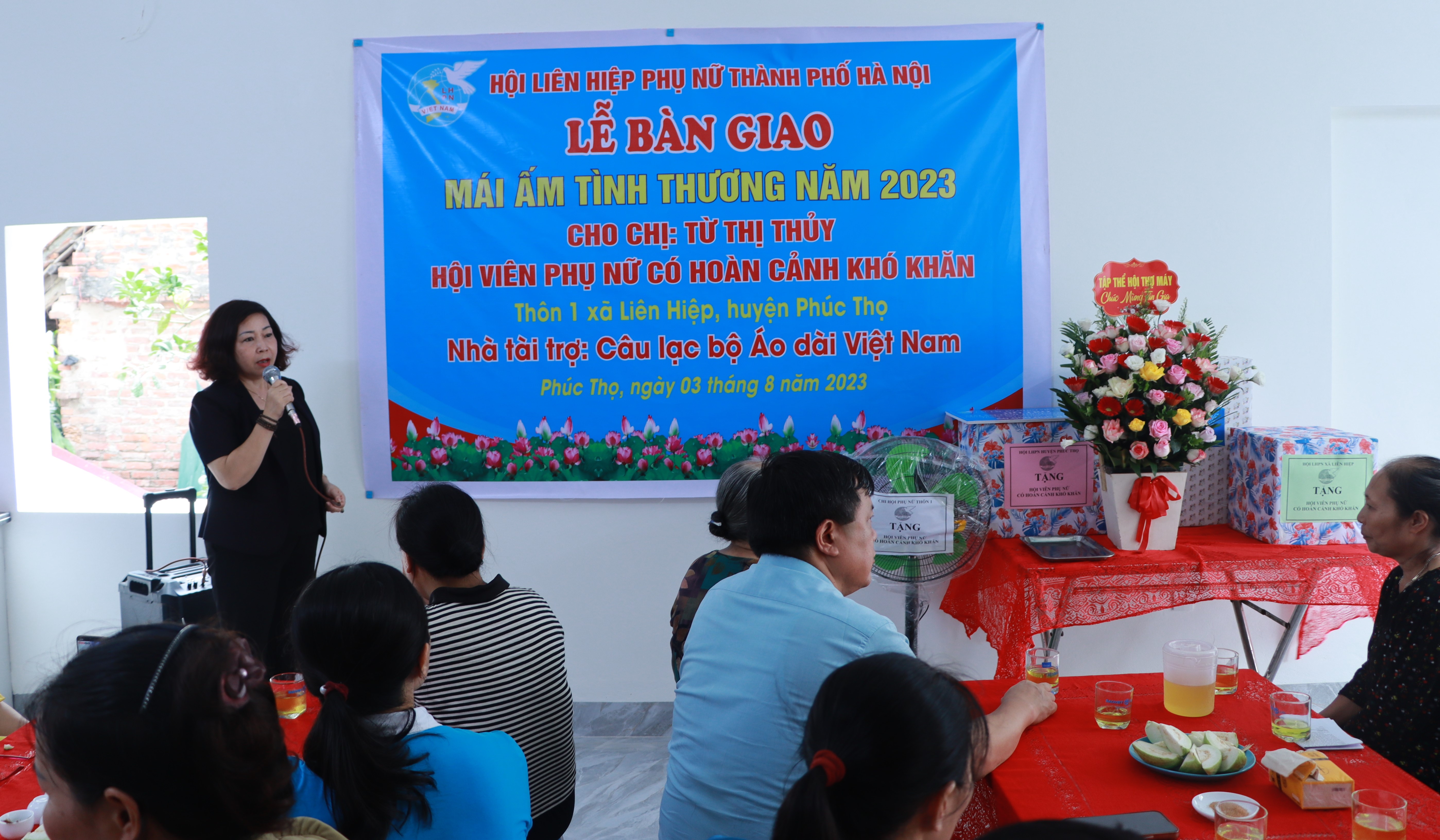 Hội LHPN Hà Nội: Bàn giao mái ấm tình thương cho phụ nữ khó khăn tại huyện Phúc Thọ - ảnh 1