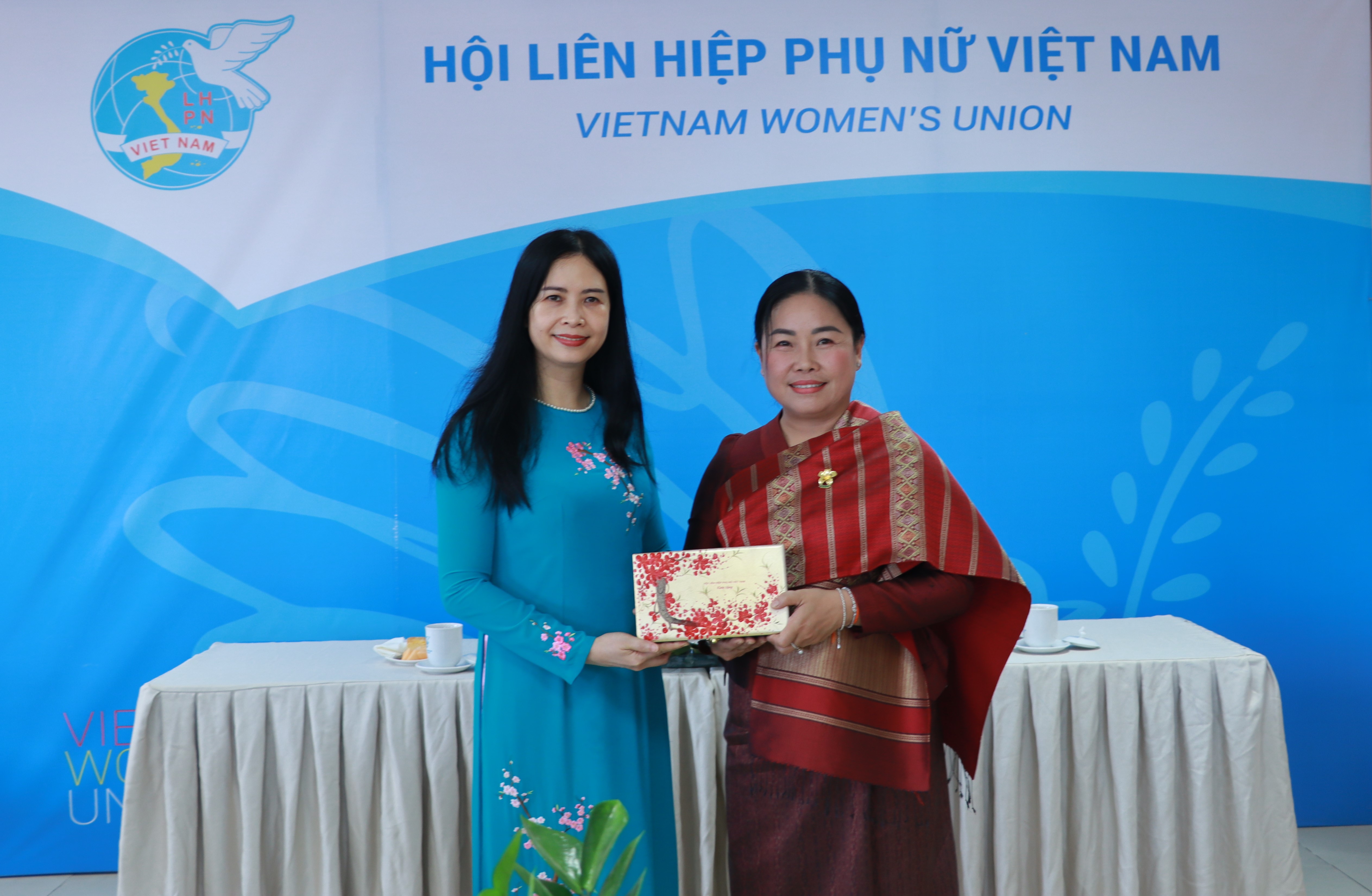 Thăm, chia sẻ kinh nghiệm công tác Hội với Hội LHPN Hà Nội - ảnh 5
