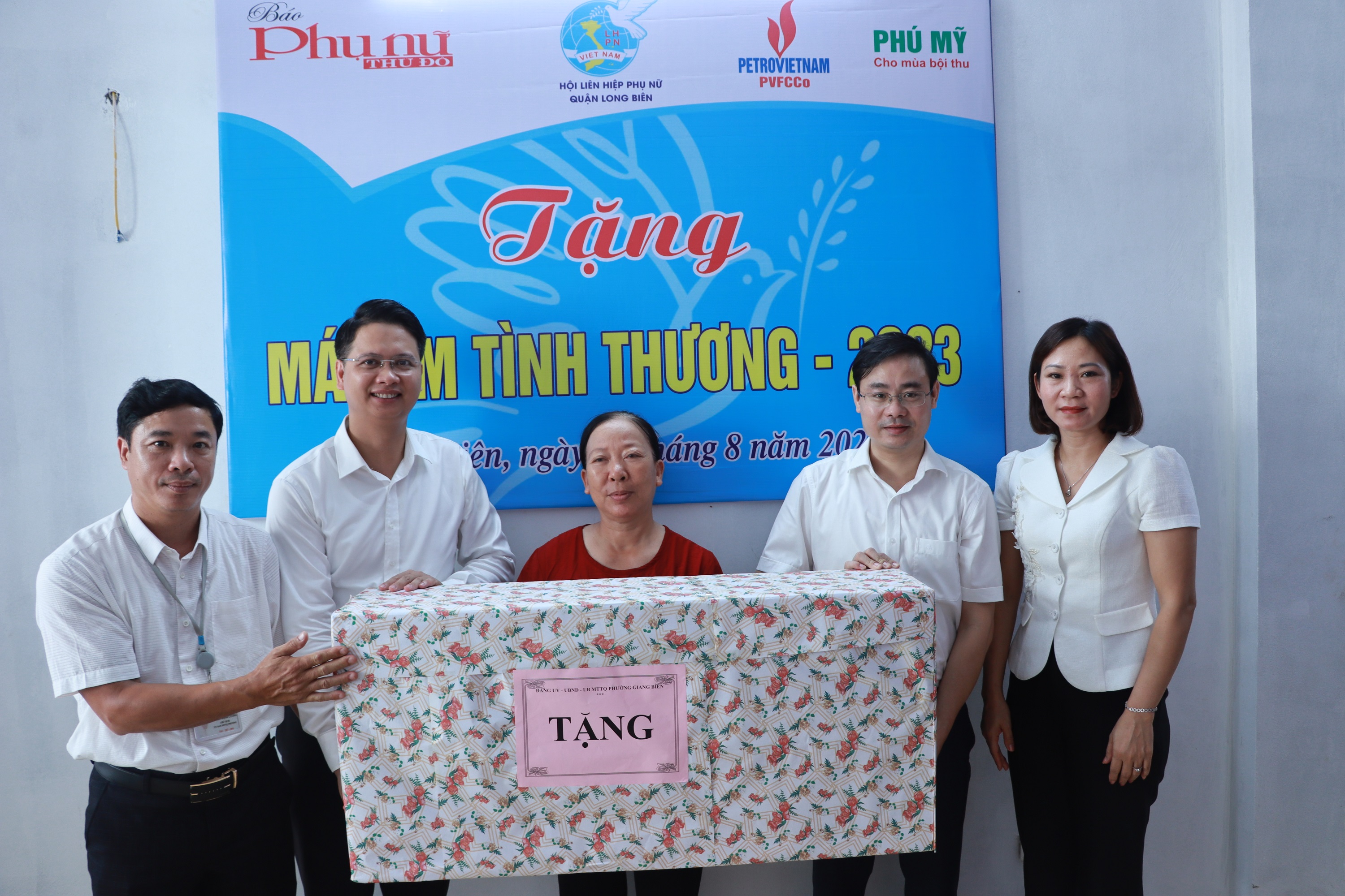 Bàn giao mái ấm tình thương cho phụ nữ khó khăn tại quận Long Biên - ảnh 10