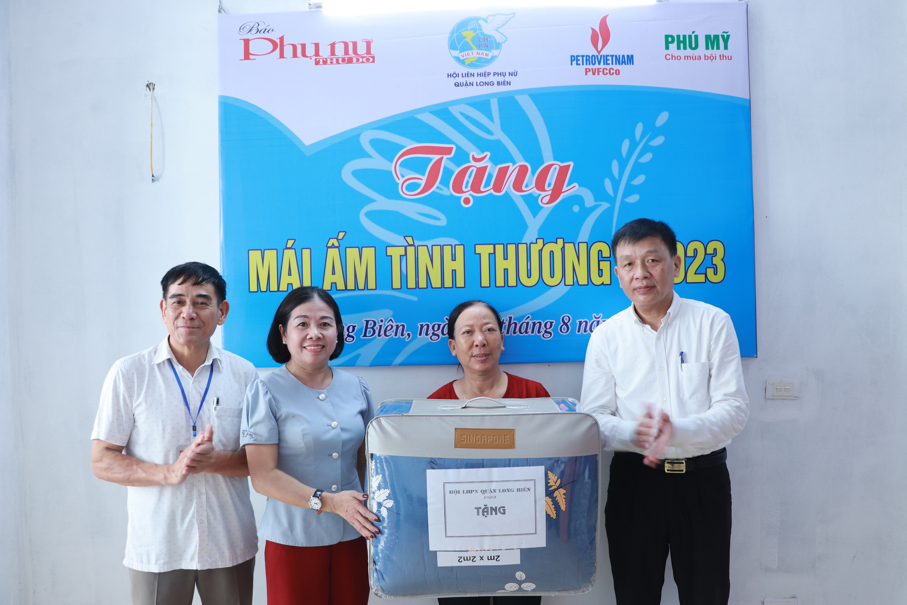 Bàn giao mái ấm tình thương cho phụ nữ khó khăn tại quận Long Biên - ảnh 8