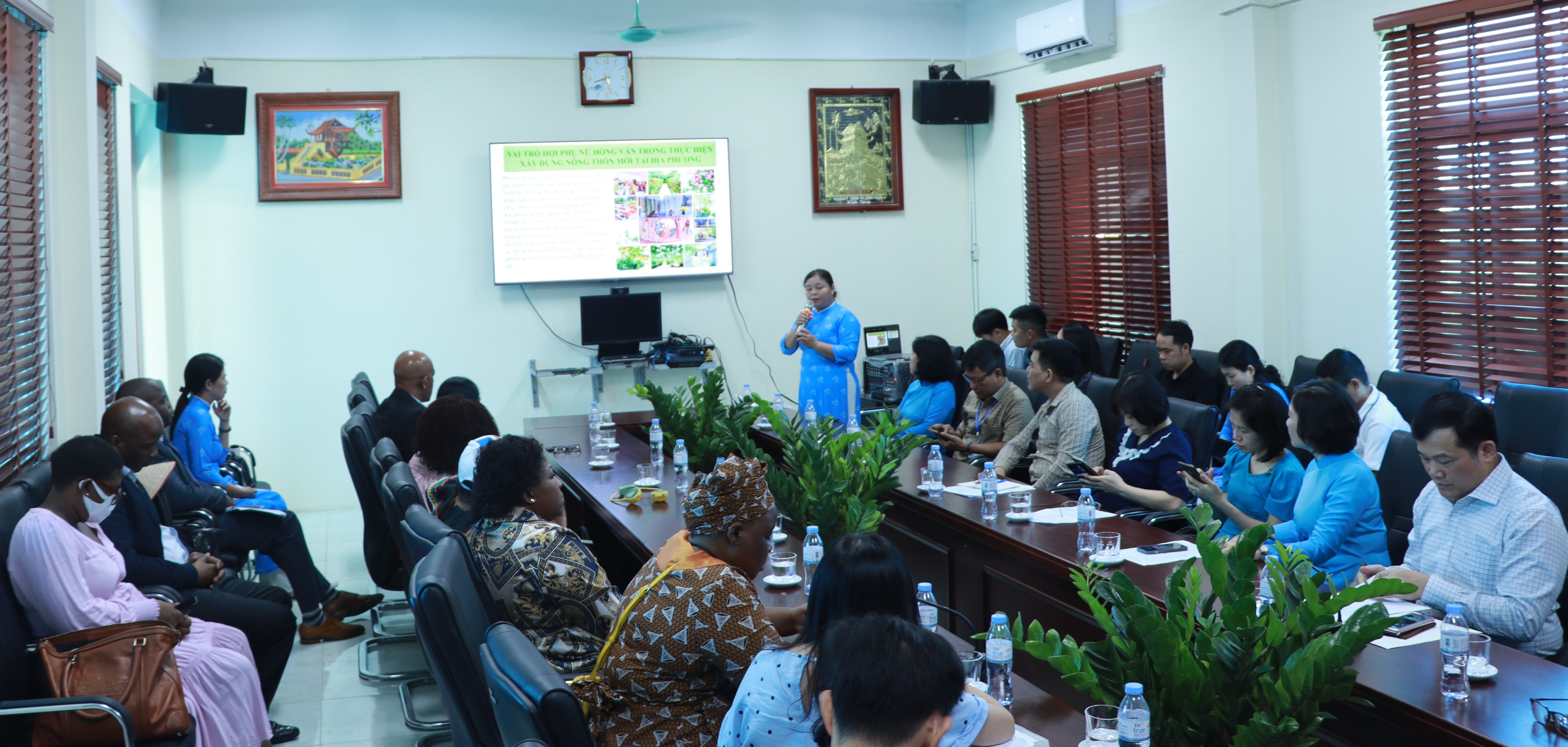 Đoàn đại biểu Nam Phi thăm và làm việc tại huyện Thường Tín, TP Hà Nội - ảnh 3